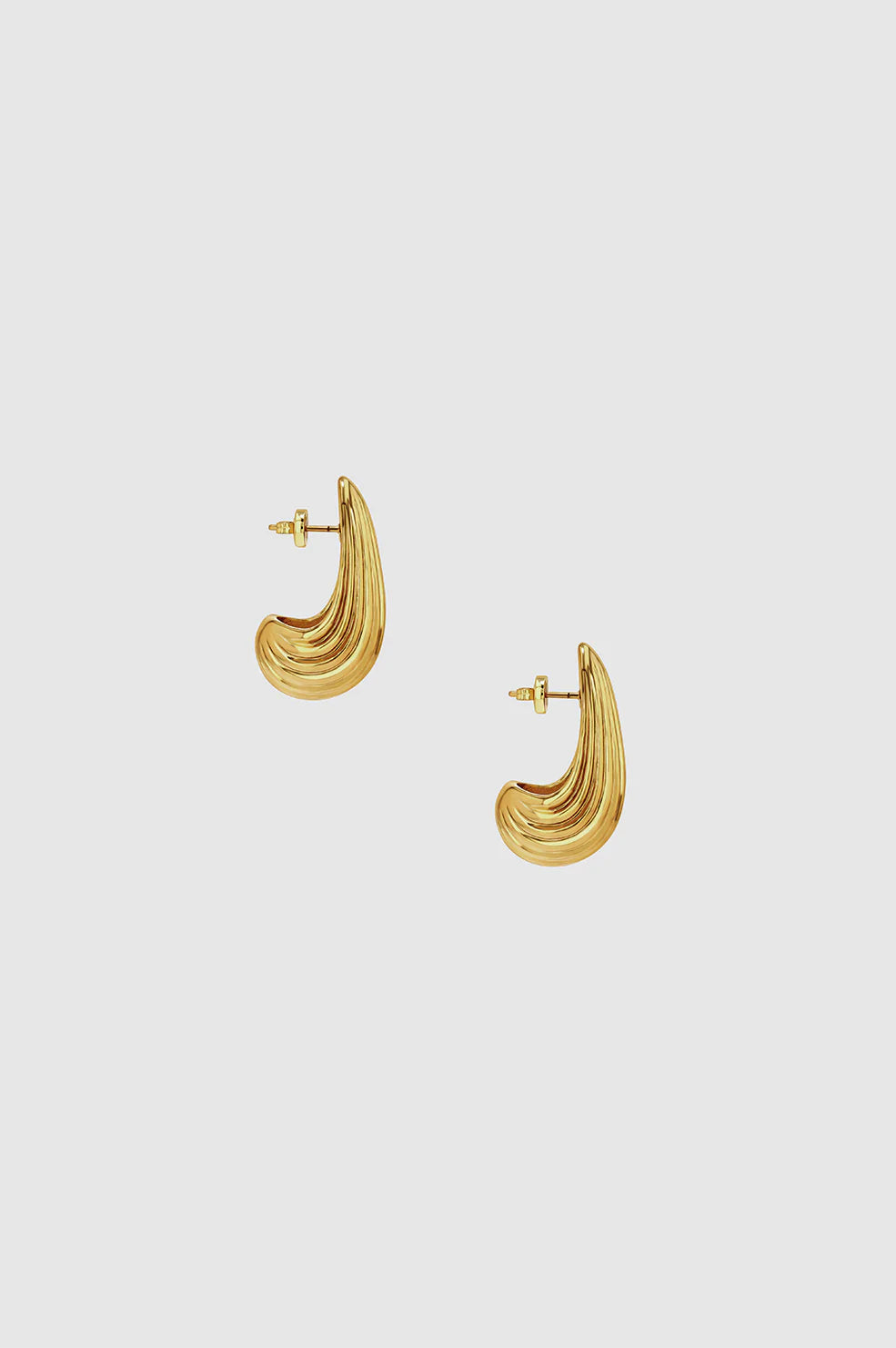 Ribbed Drop Earrings in Gold
