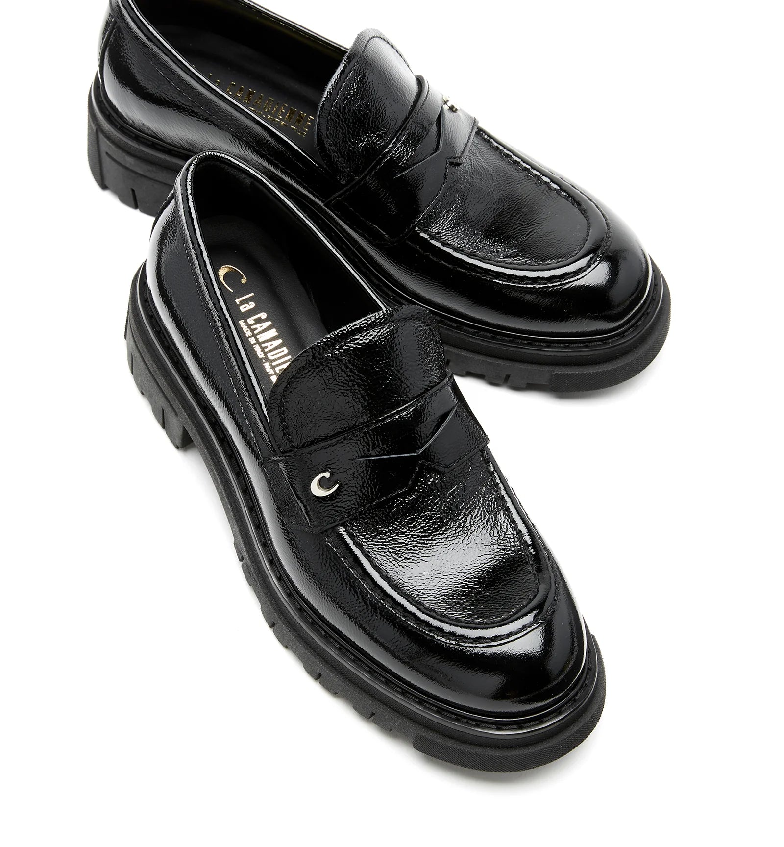 Doe Crinkle Leather Loafer in Black
