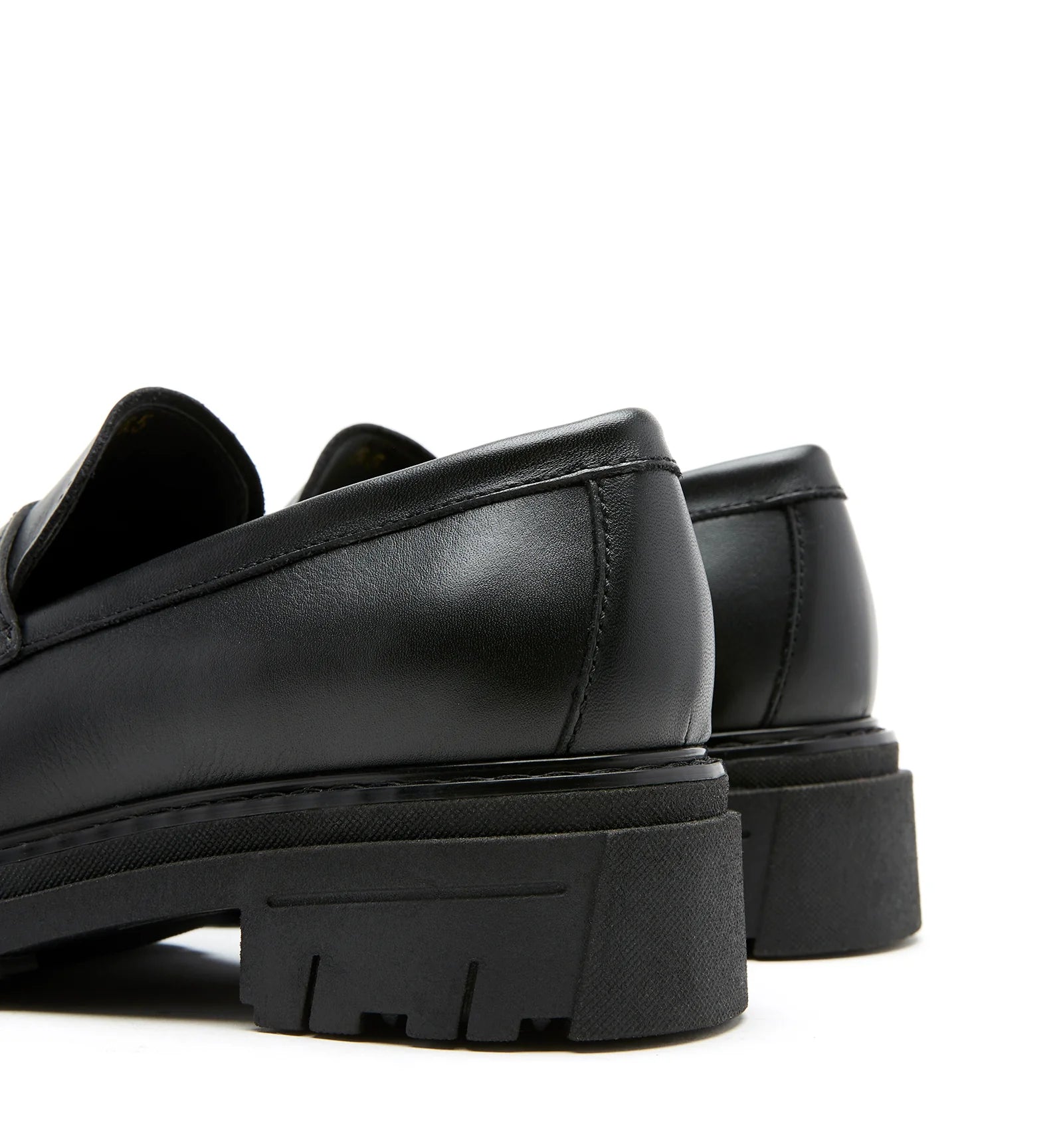 Doe Leather Loafer in Black