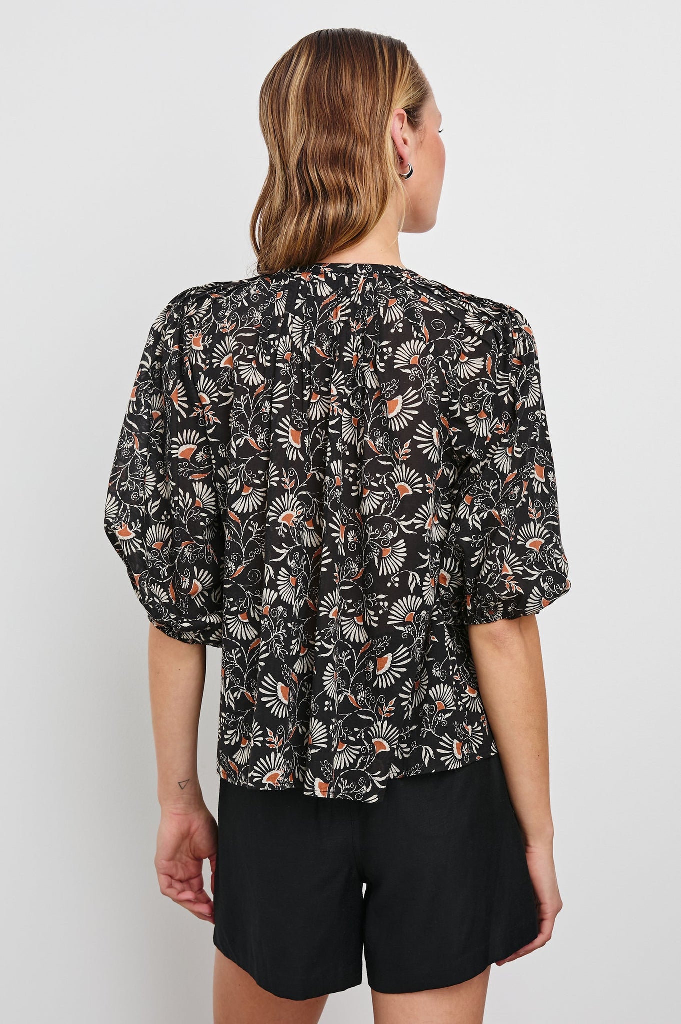 Cassat Top in Cassia