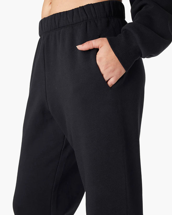 Air Whipped Sweatpant in Black