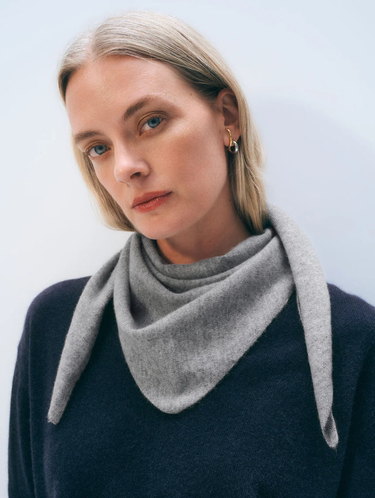 Cashmere Neckerchief in Coffee Bean