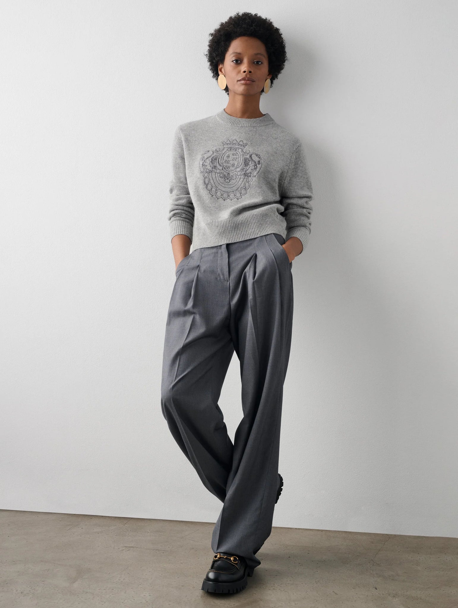 Cashmere Coat of Arms Embroidered Crewneck in Grey Combo