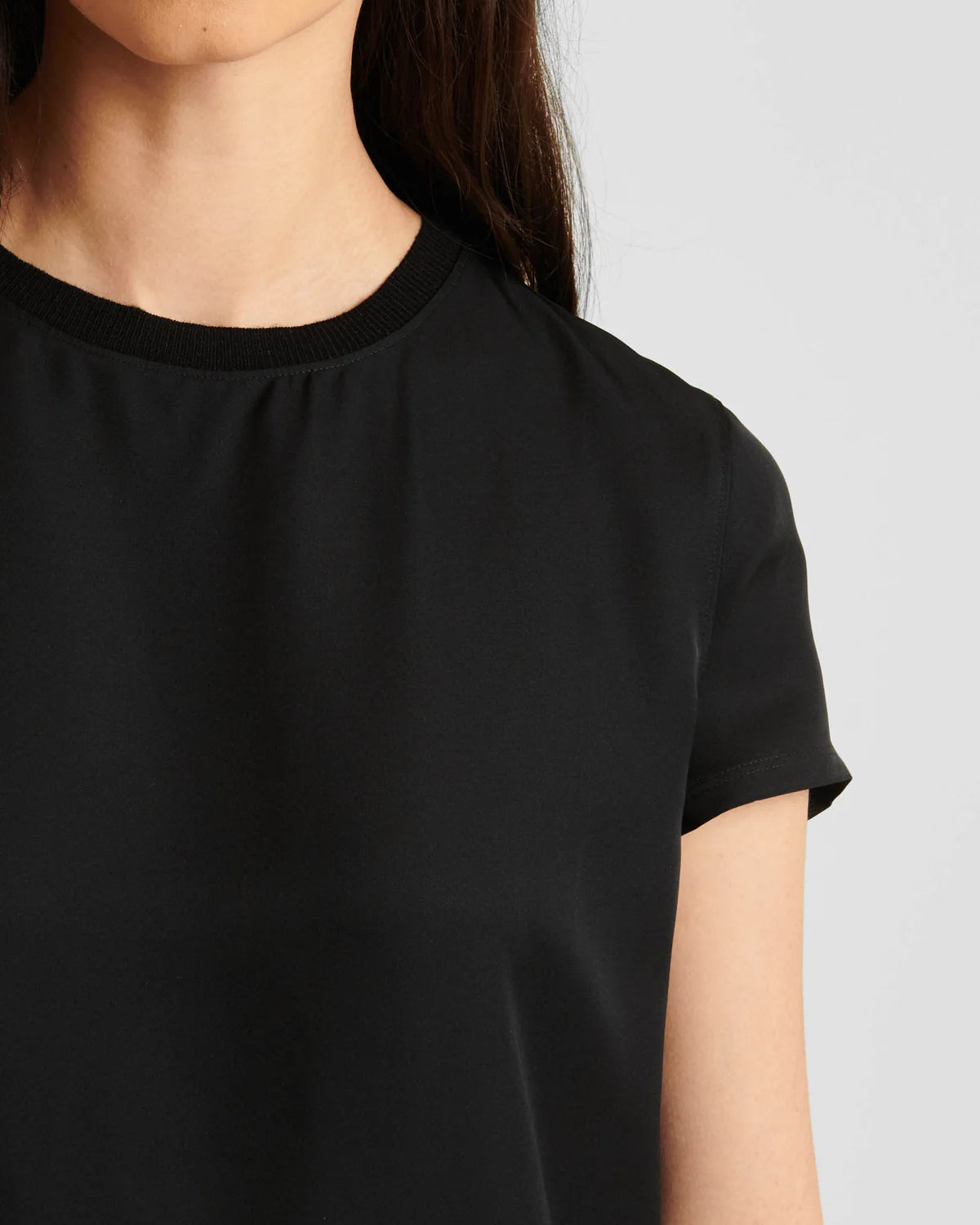 Silk Short Sleeve Crewneck in Black