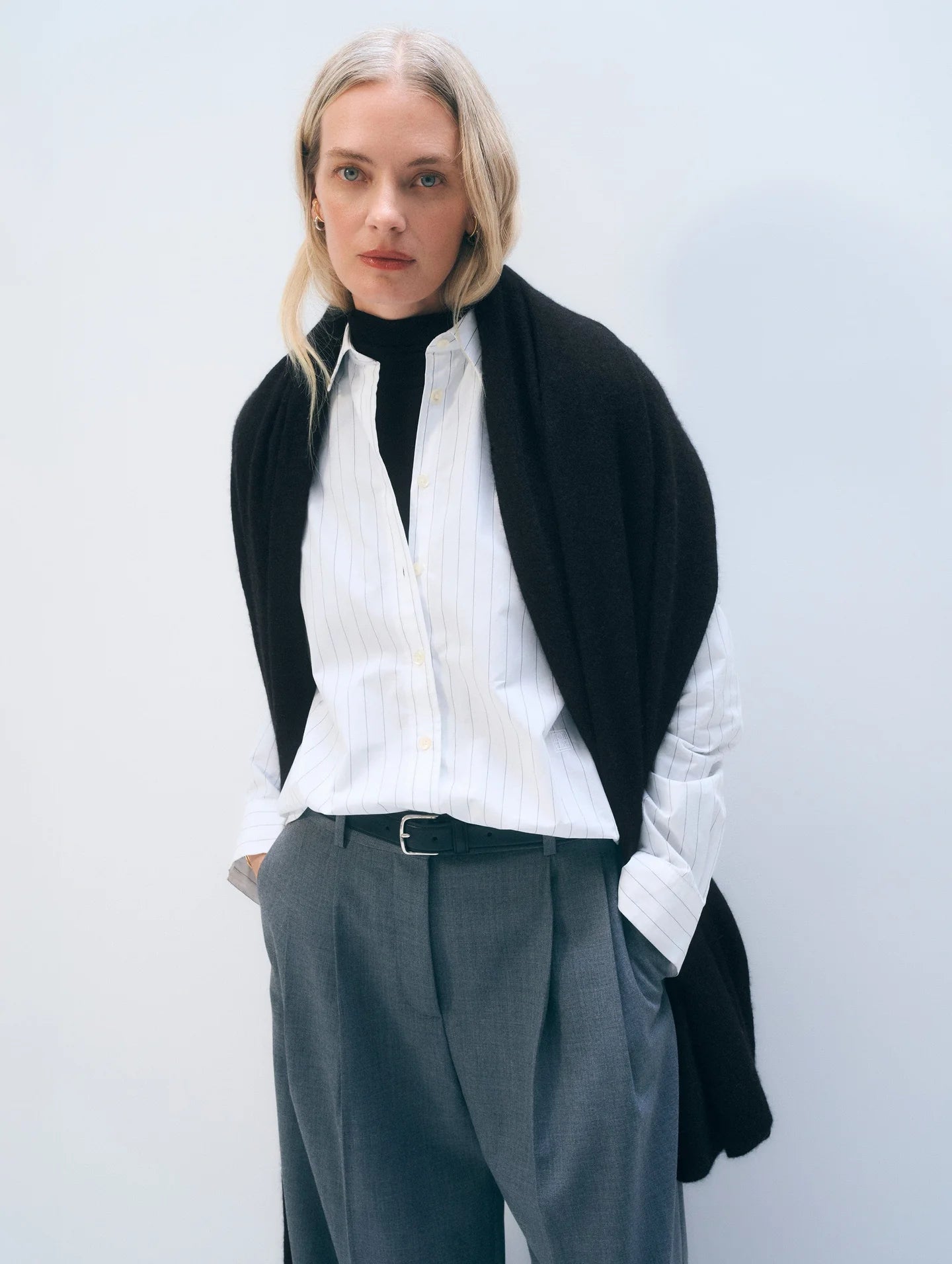 Cashmere Travel Wrap in Black