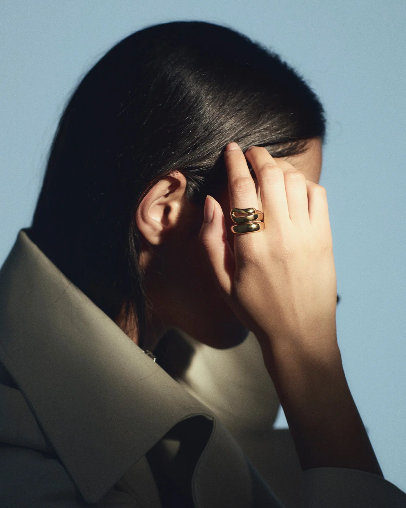 Sees Ring. Gold