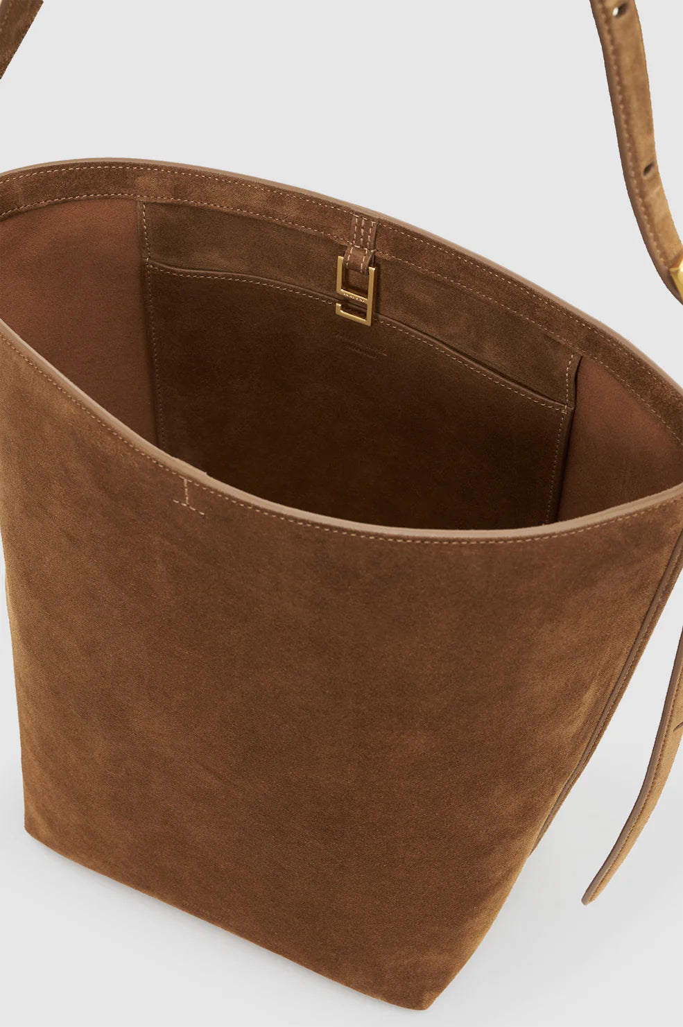 Elly Bucket Bag Suede in Tobacco