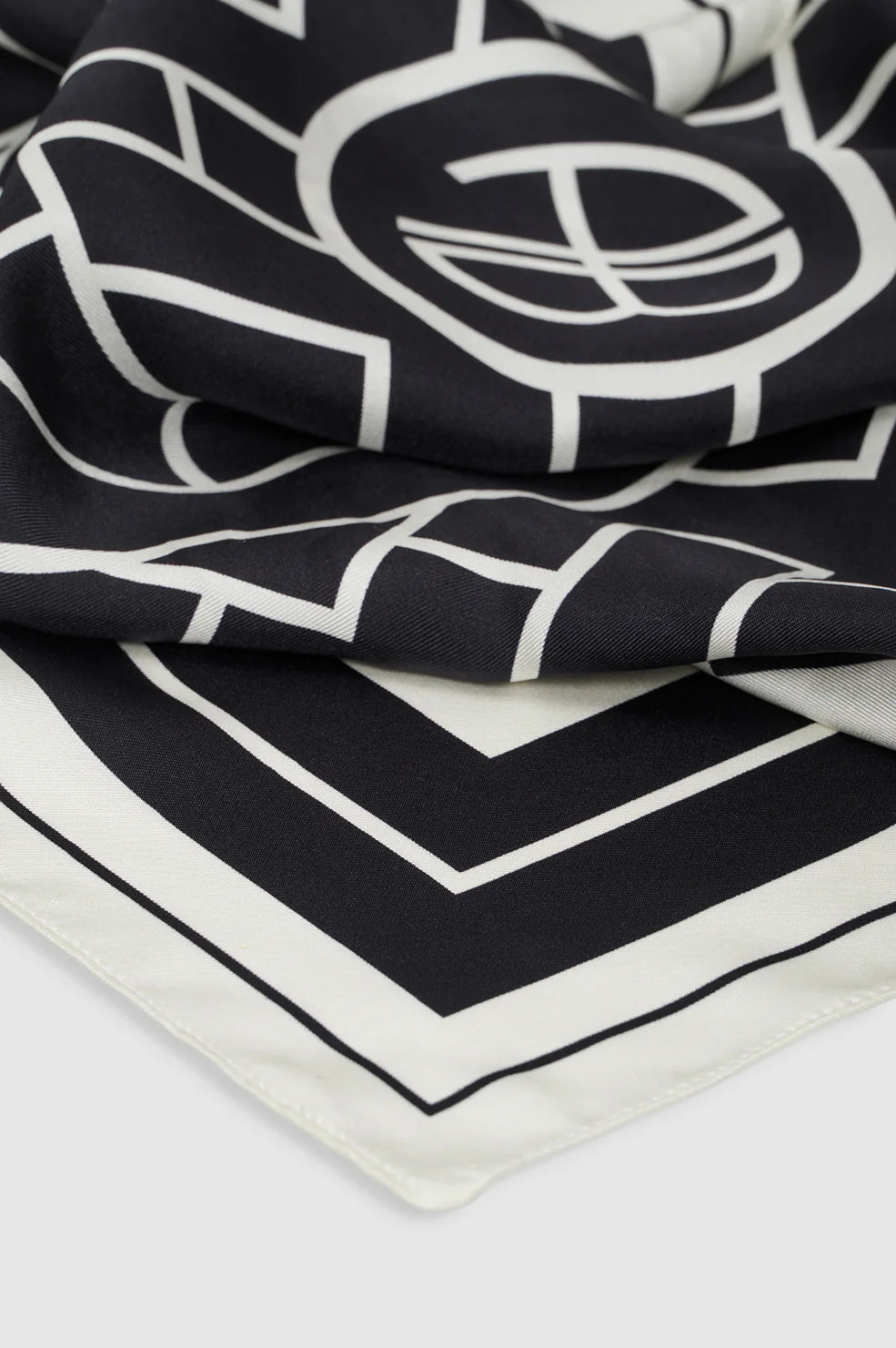 York Scarf AB in Black