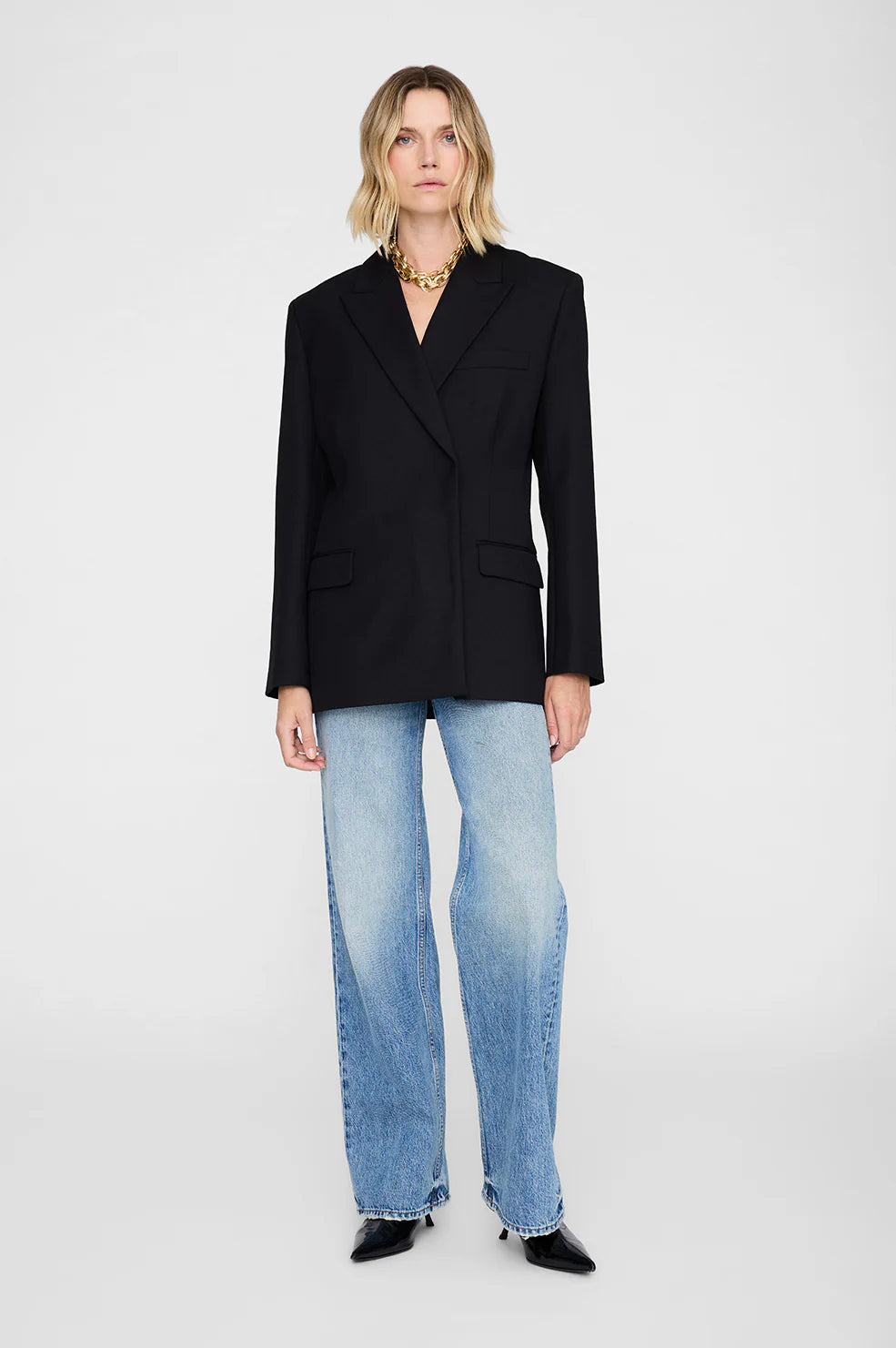 Aretha Blazer in Black