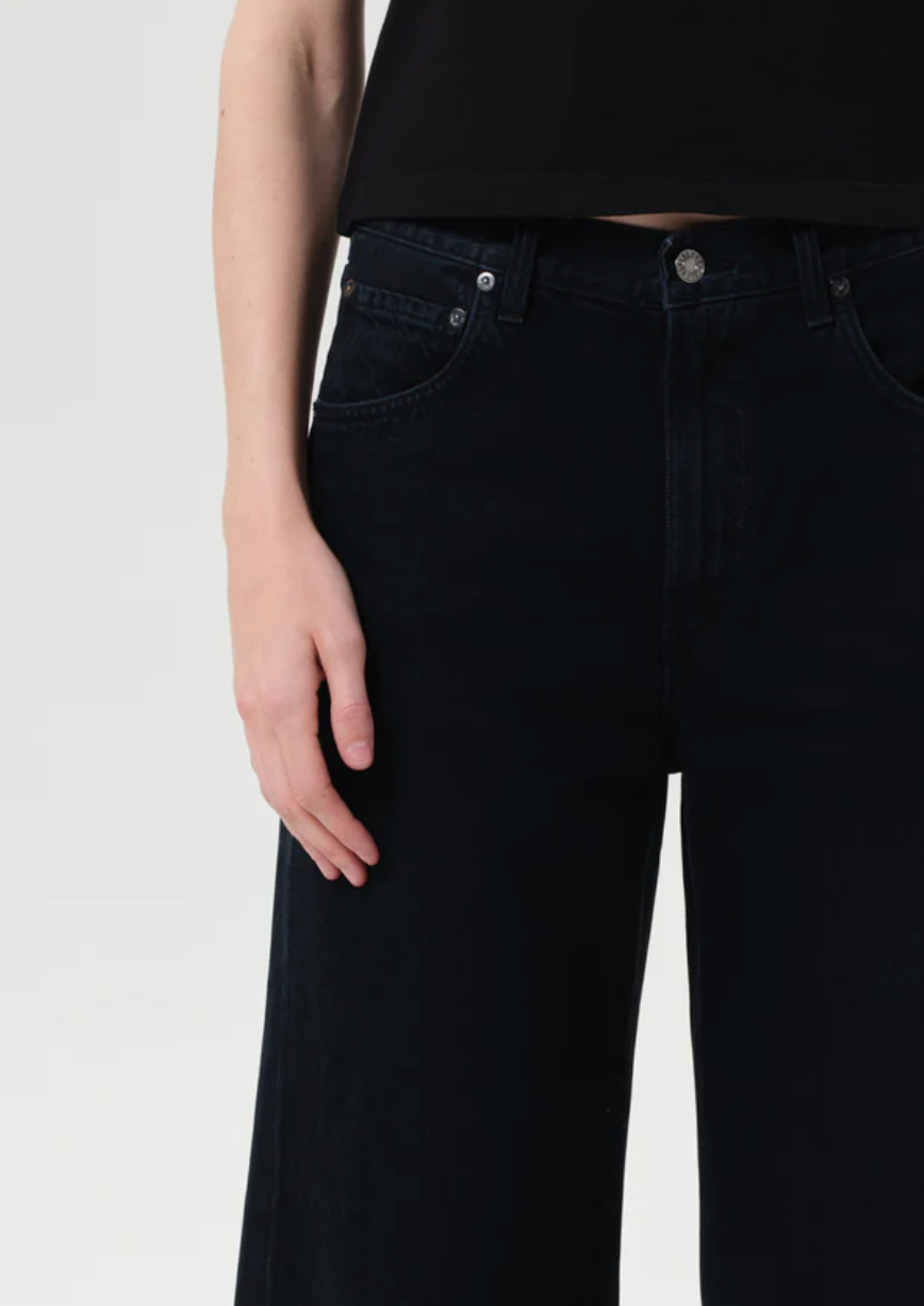 Low Curve Crop Jean in Crushed