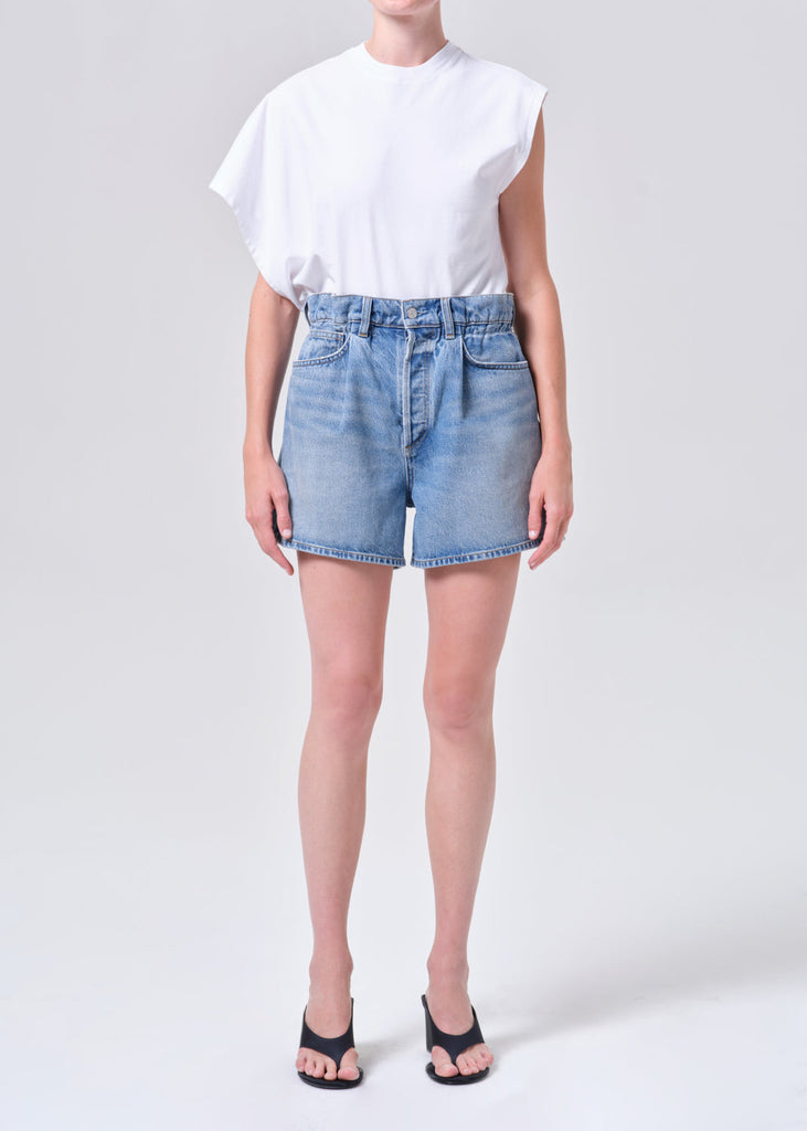 Lyonne Short in Outbreak