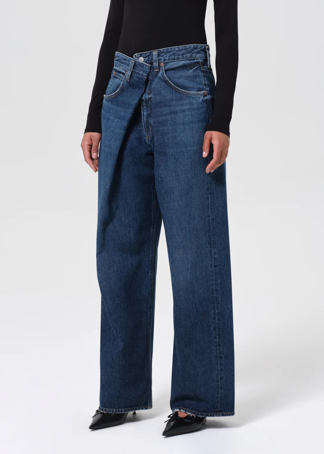 Vana Fold Jean in Nexus