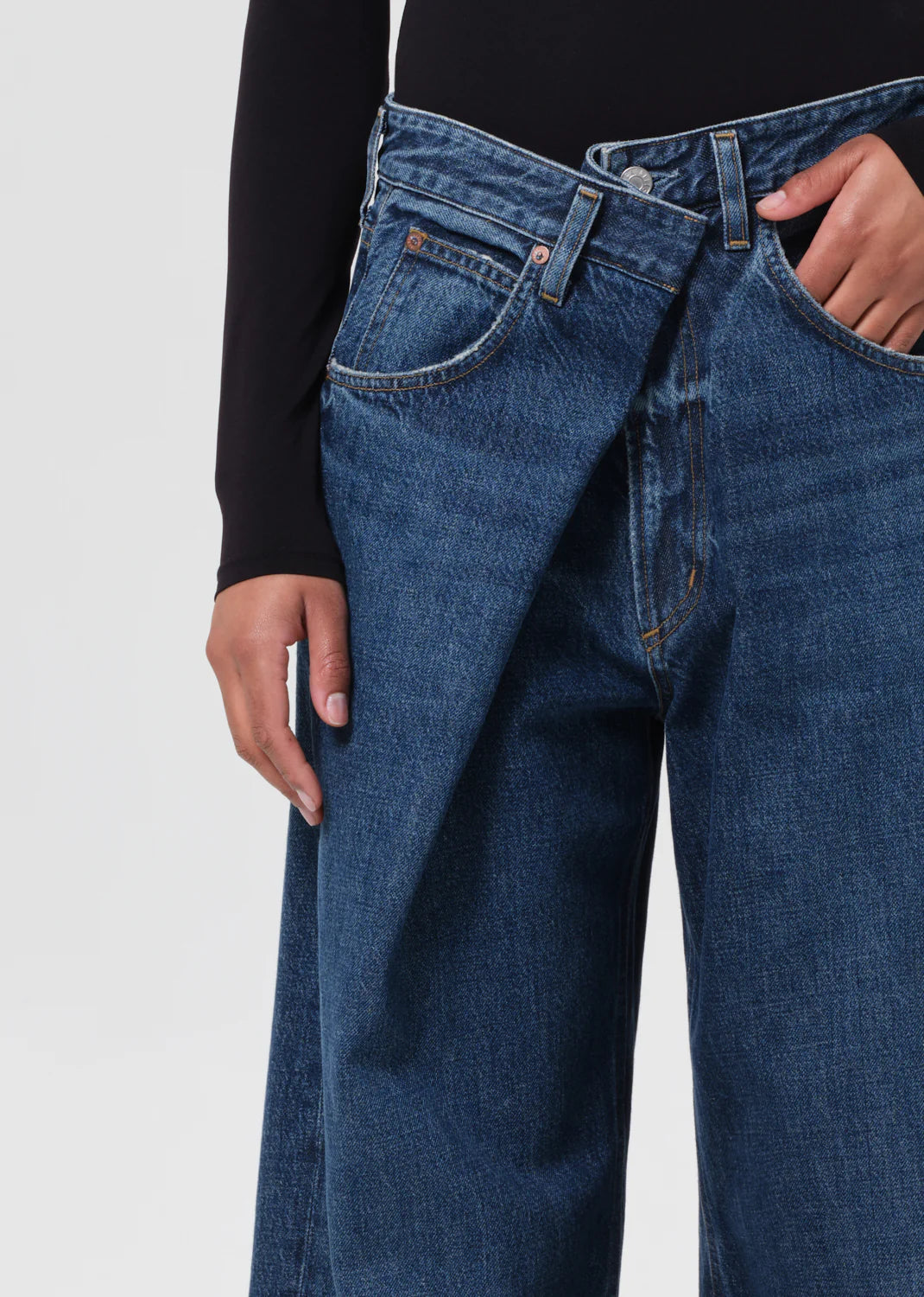 Vana Fold Jean in Nexus