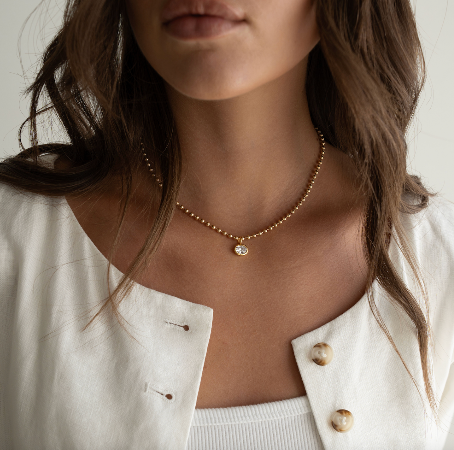 Bezel Oval ball Chain Necklace in Gold | 18"
