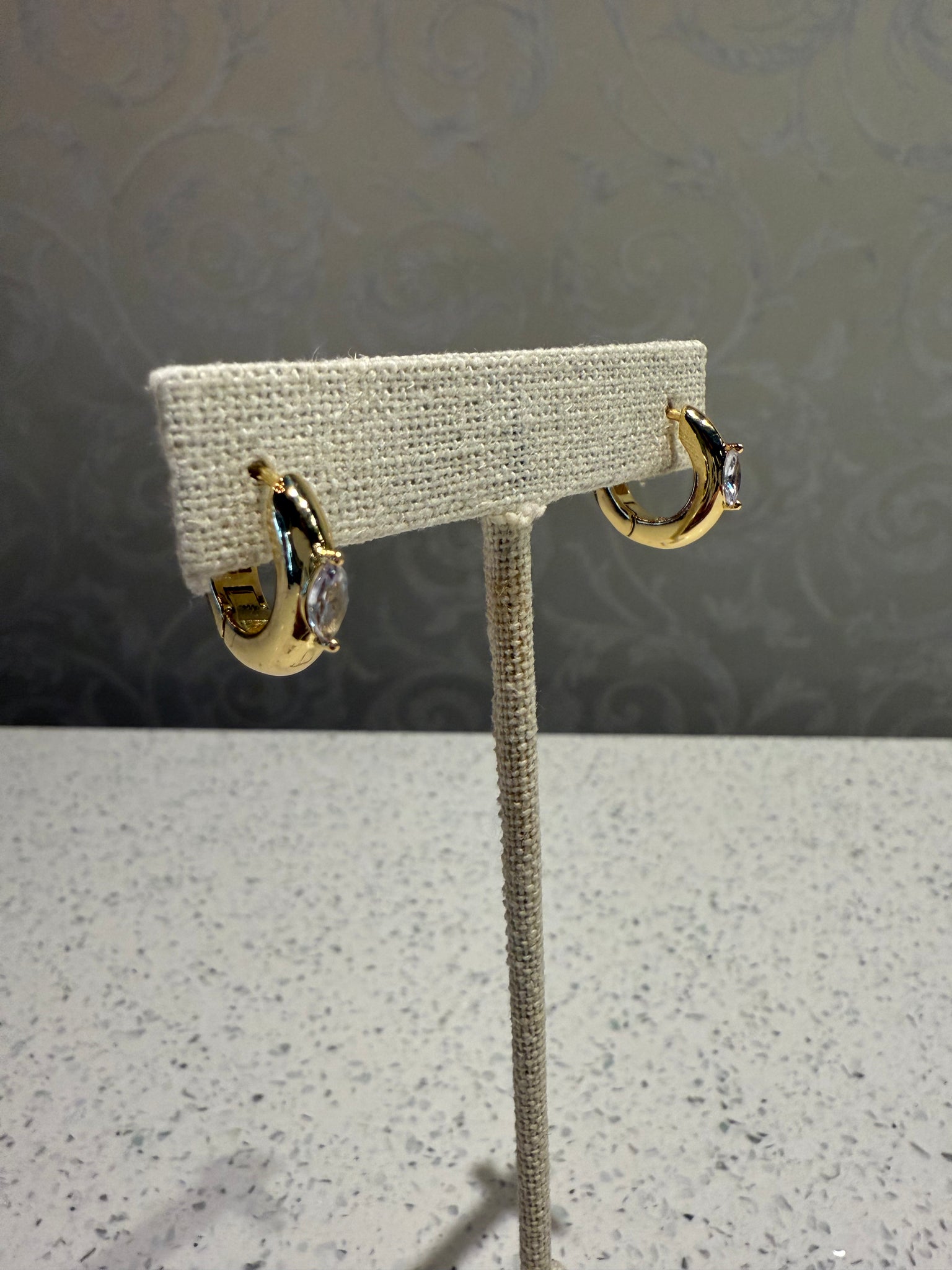 Marquise Huggies in Gold