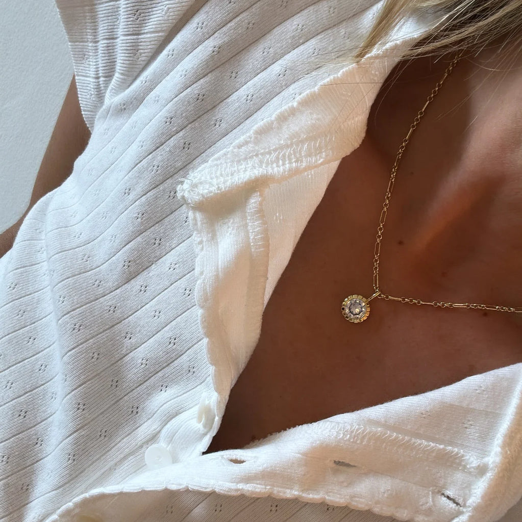 Round Bezel Rolo Chain Necklace in Gold | 18"