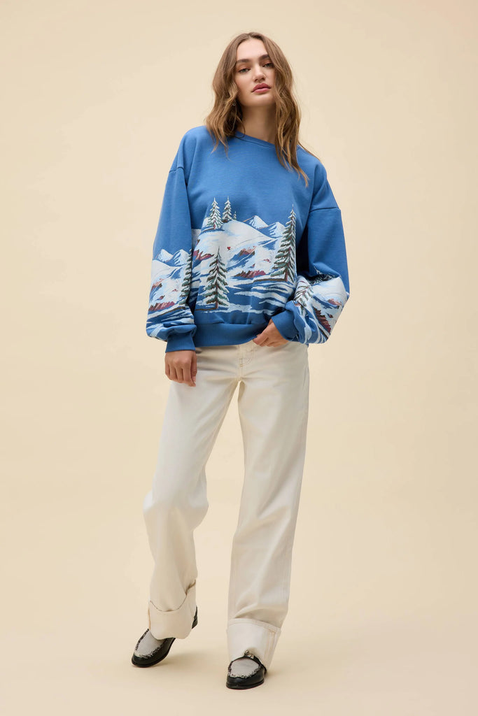 Alpine Ski Scene Oversized Crew Sweatshirt in Denim Blue
