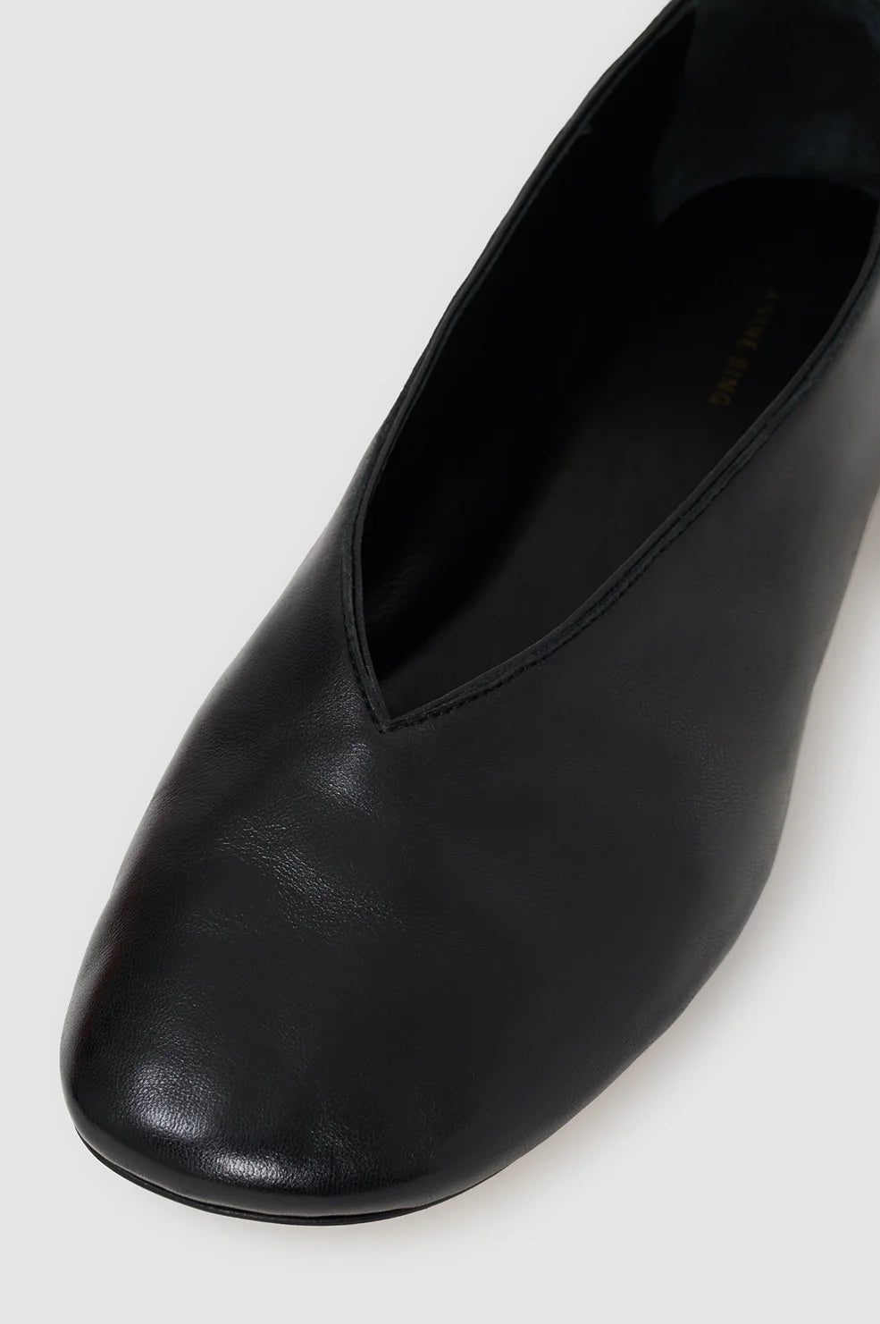 Ana Flats Smooth Leather in Black