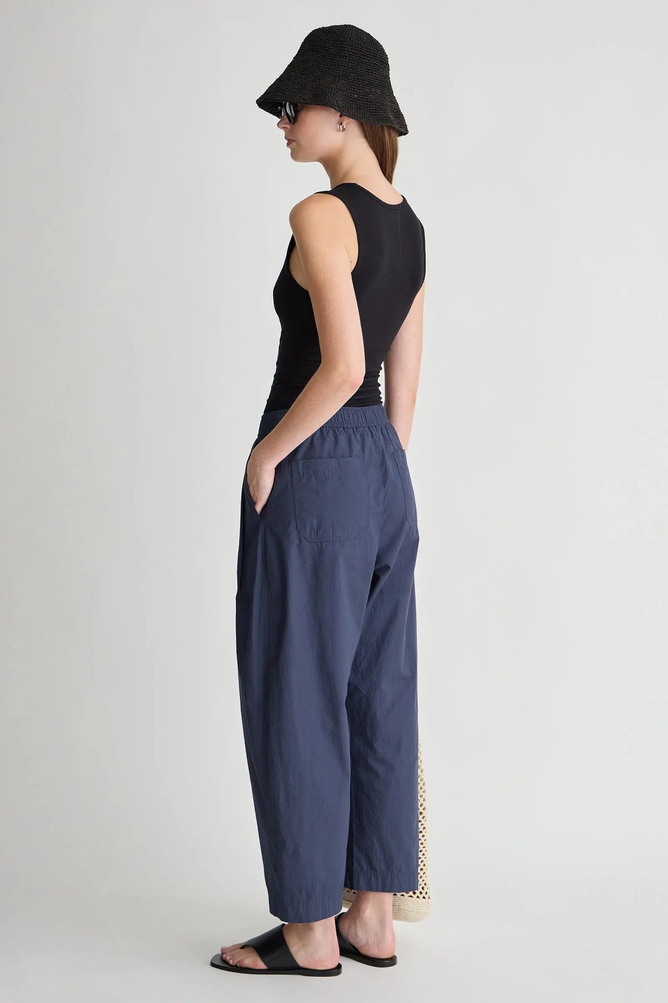Spa Pleat Pant in Navy