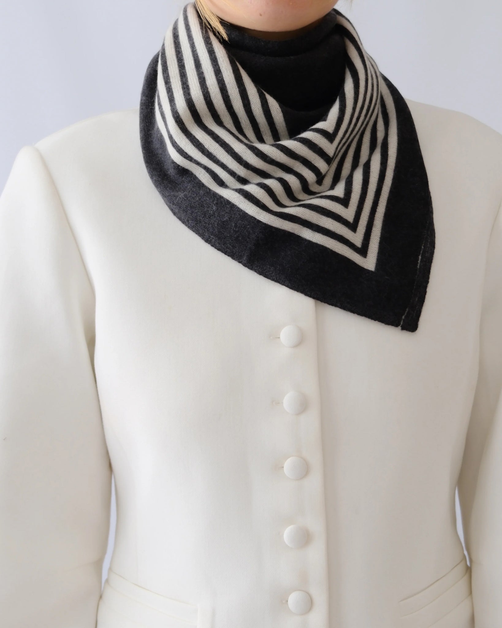 CASHMERE STRIPED SCARF | BLACK | 65 CM