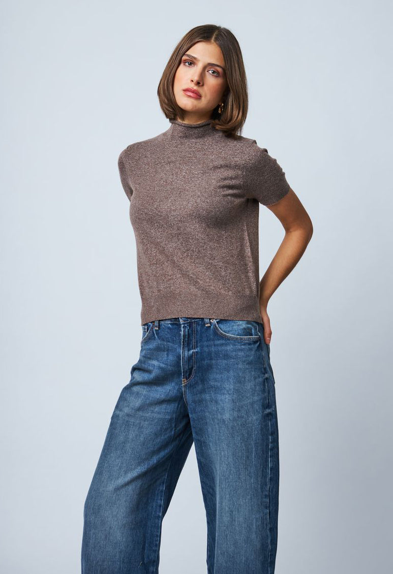 Clara in Mocha