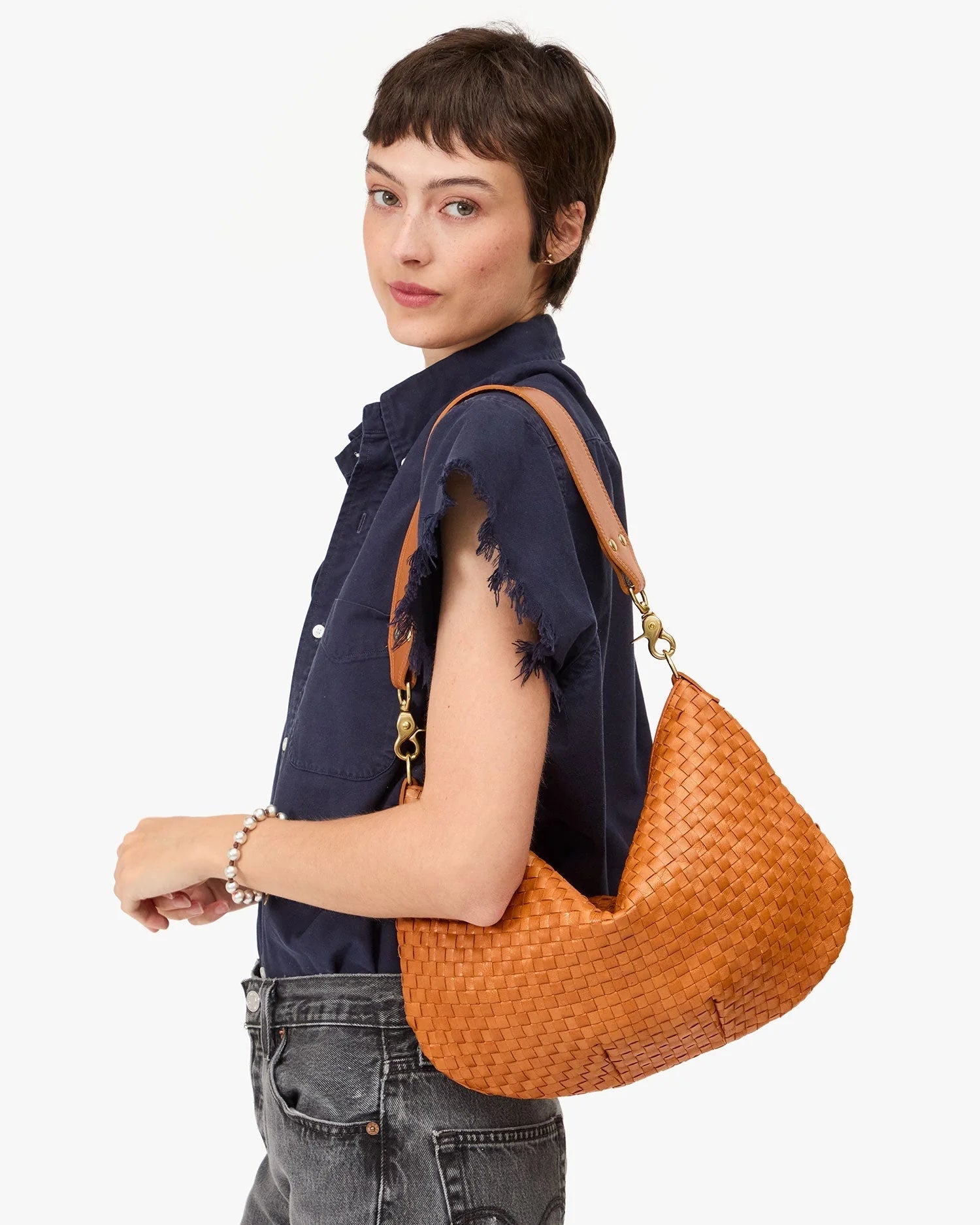 Moyen Messenger in Natural Woven Checker