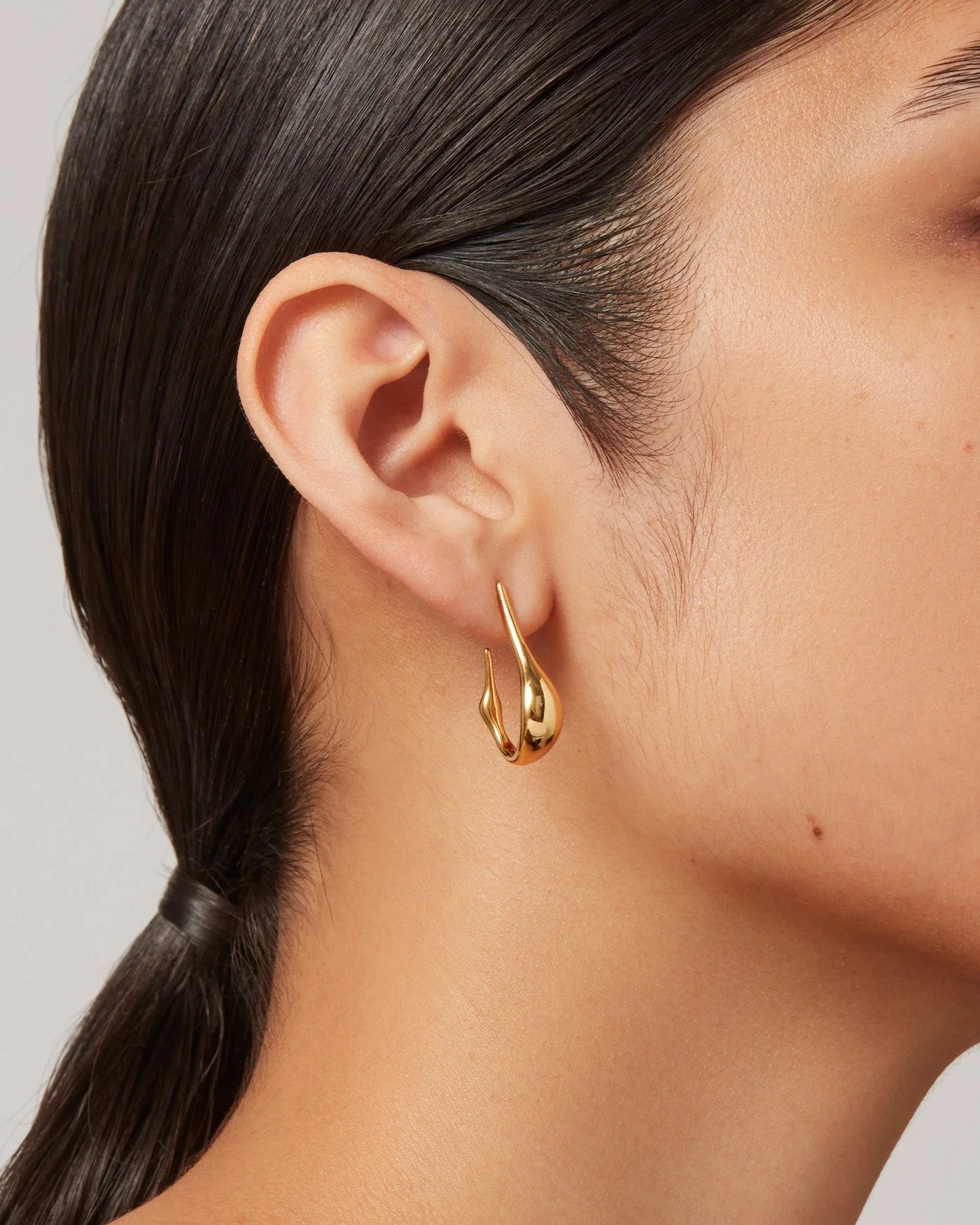 Colette Hoop Earrings Small in Gold