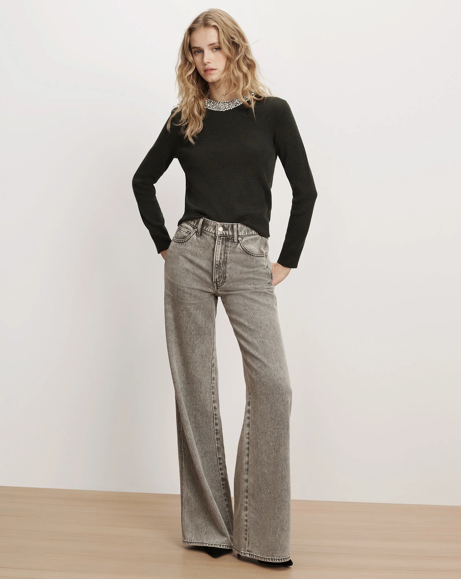 Daro Embellished Sweater in Green Shadow
