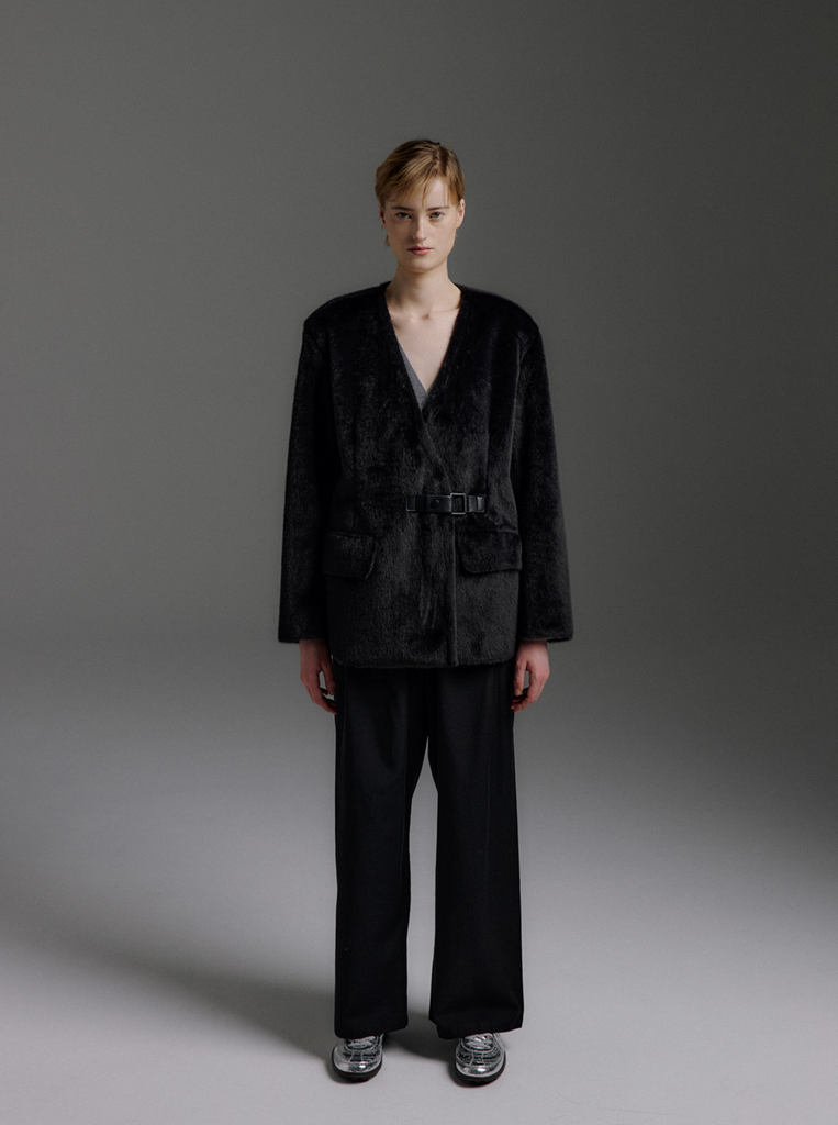 Donna Lightweight Collarless Faux Fur Jacket in Black