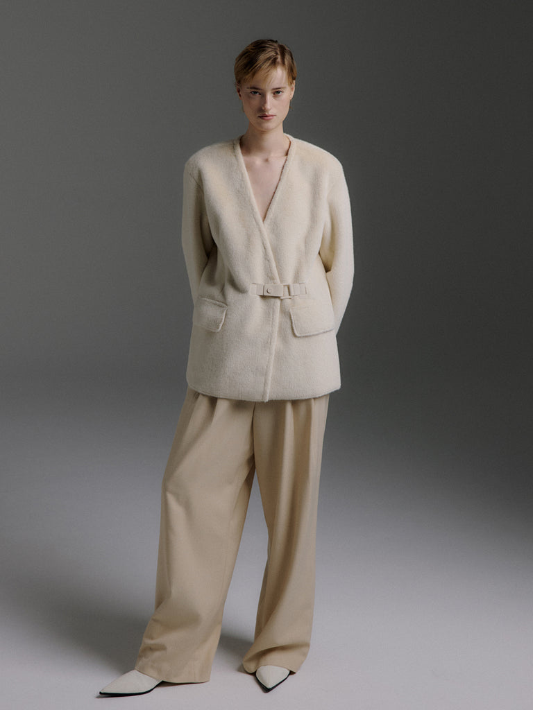 Donna Lightweight Collarless Faux Fur Jacket in Ivory