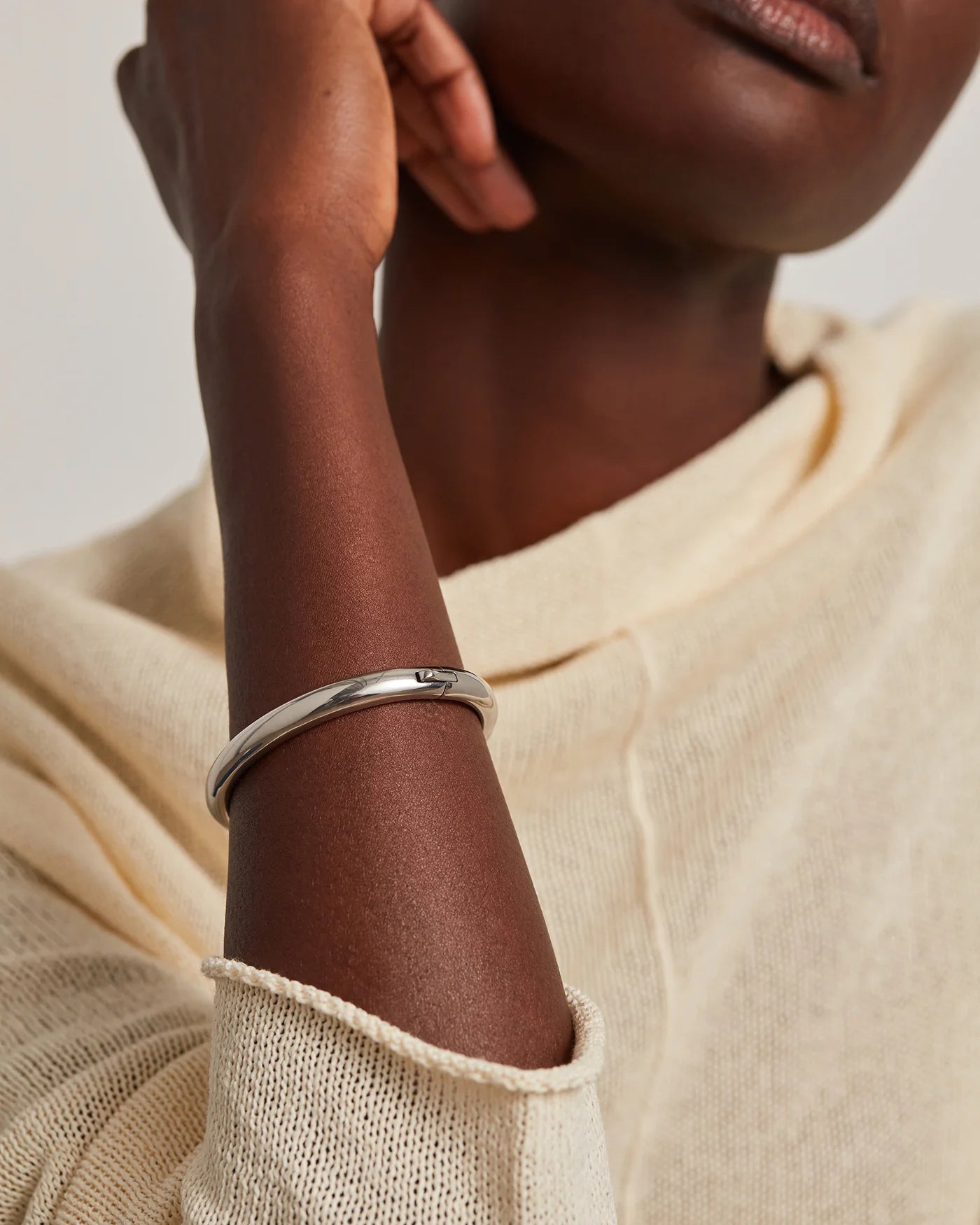 Gia Bangle in Silver