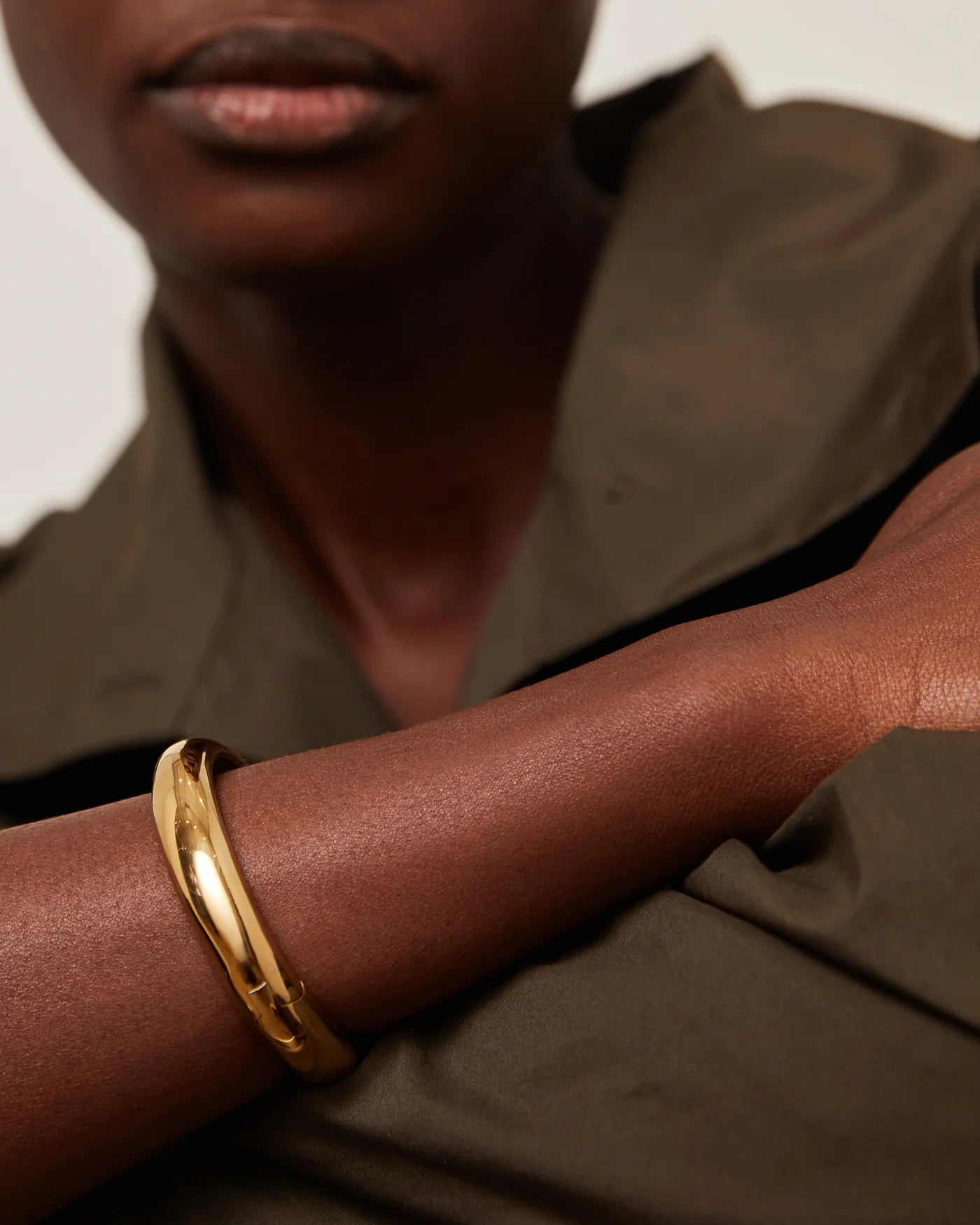 Gia Mega Bangle in Gold