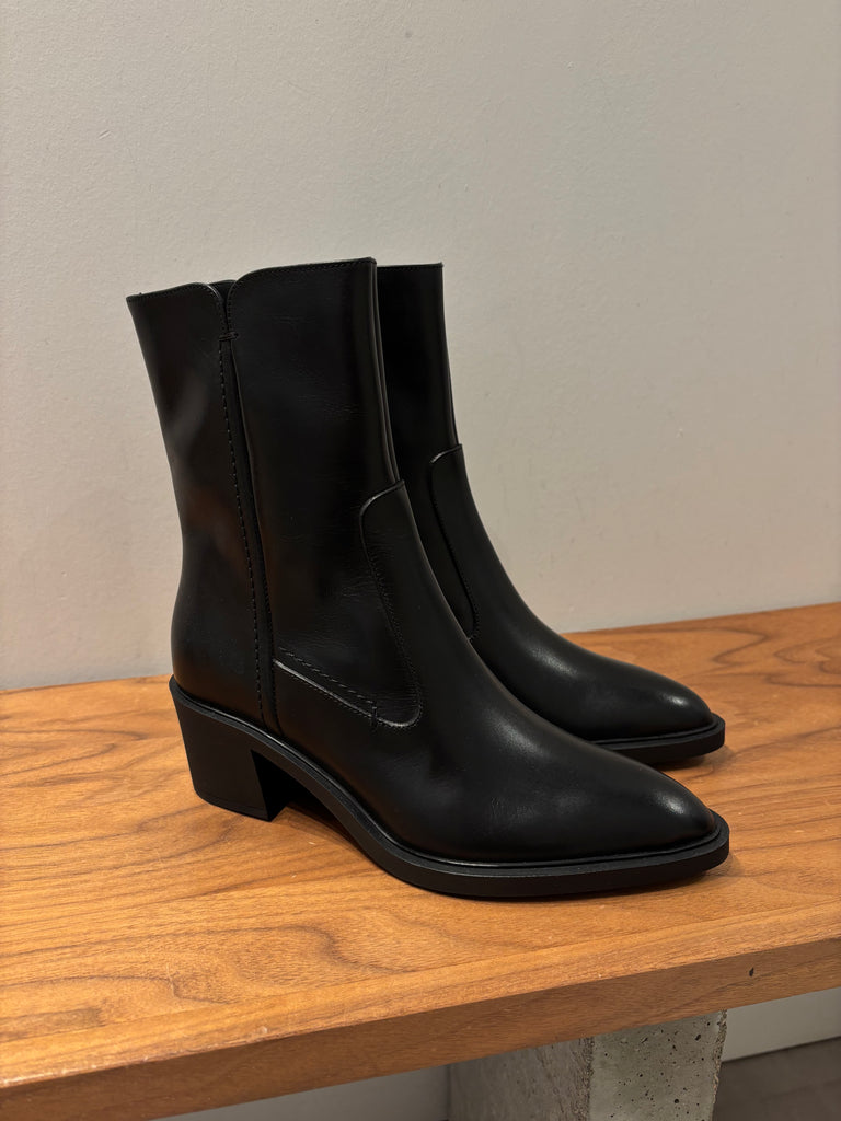 Yves in Black Leather