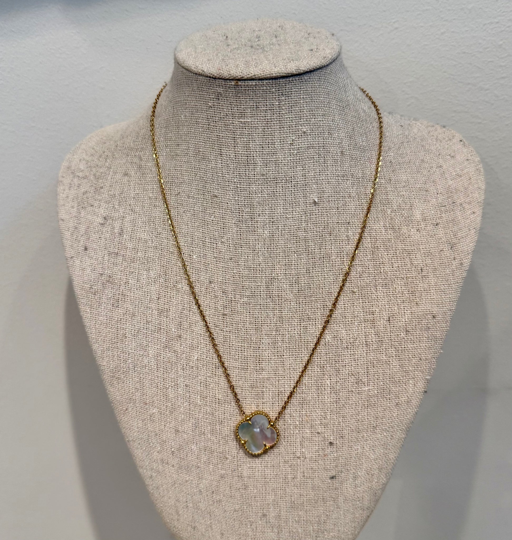 Marie Necklace | 18k Mother of Pearl Clover