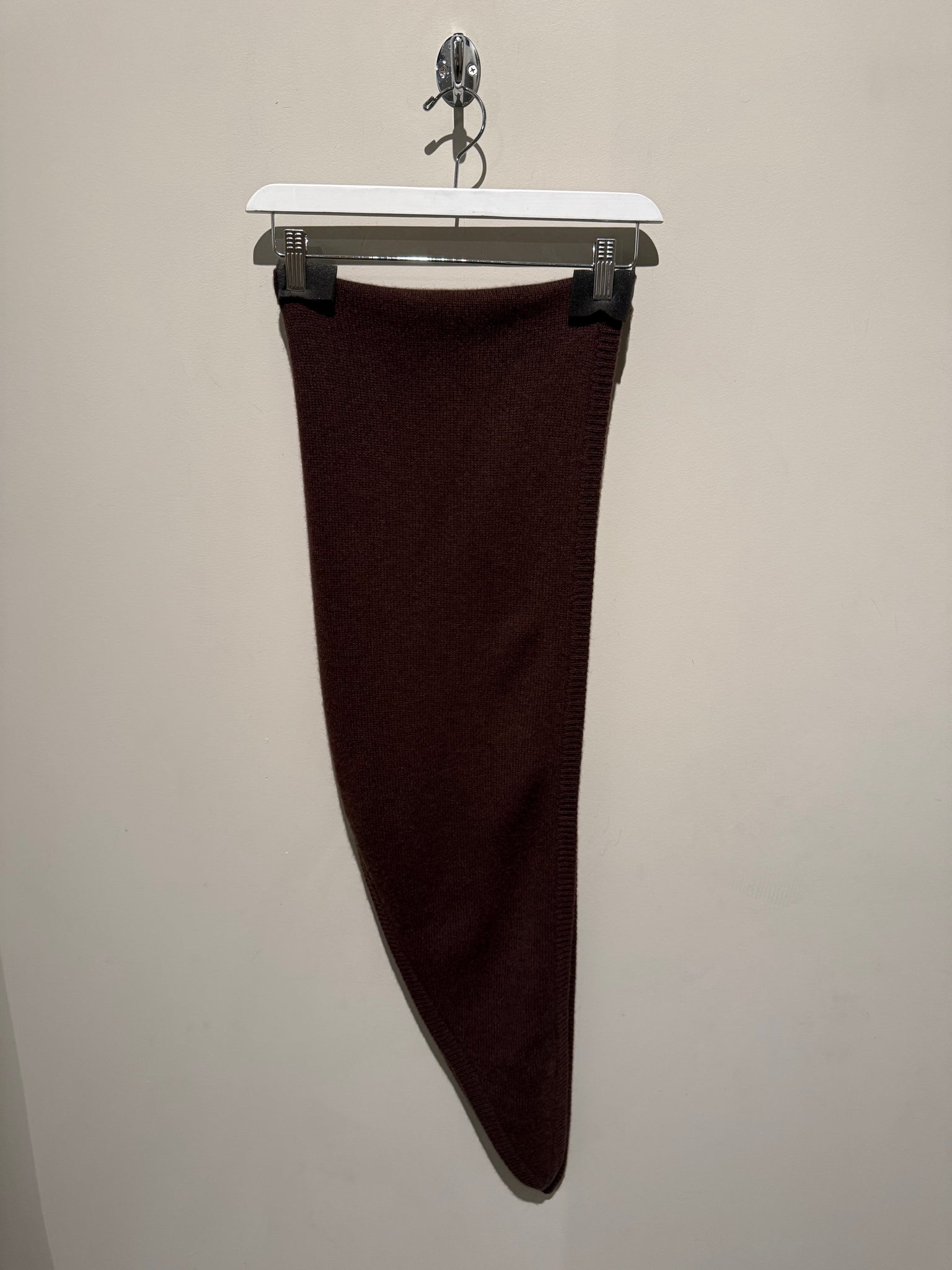 Cashmere Triangle Scarf in Coffee Bean
