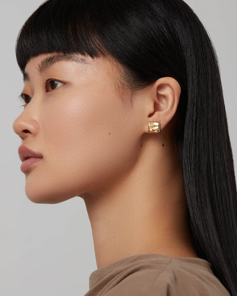 Mini Sundra Earrings in Gold