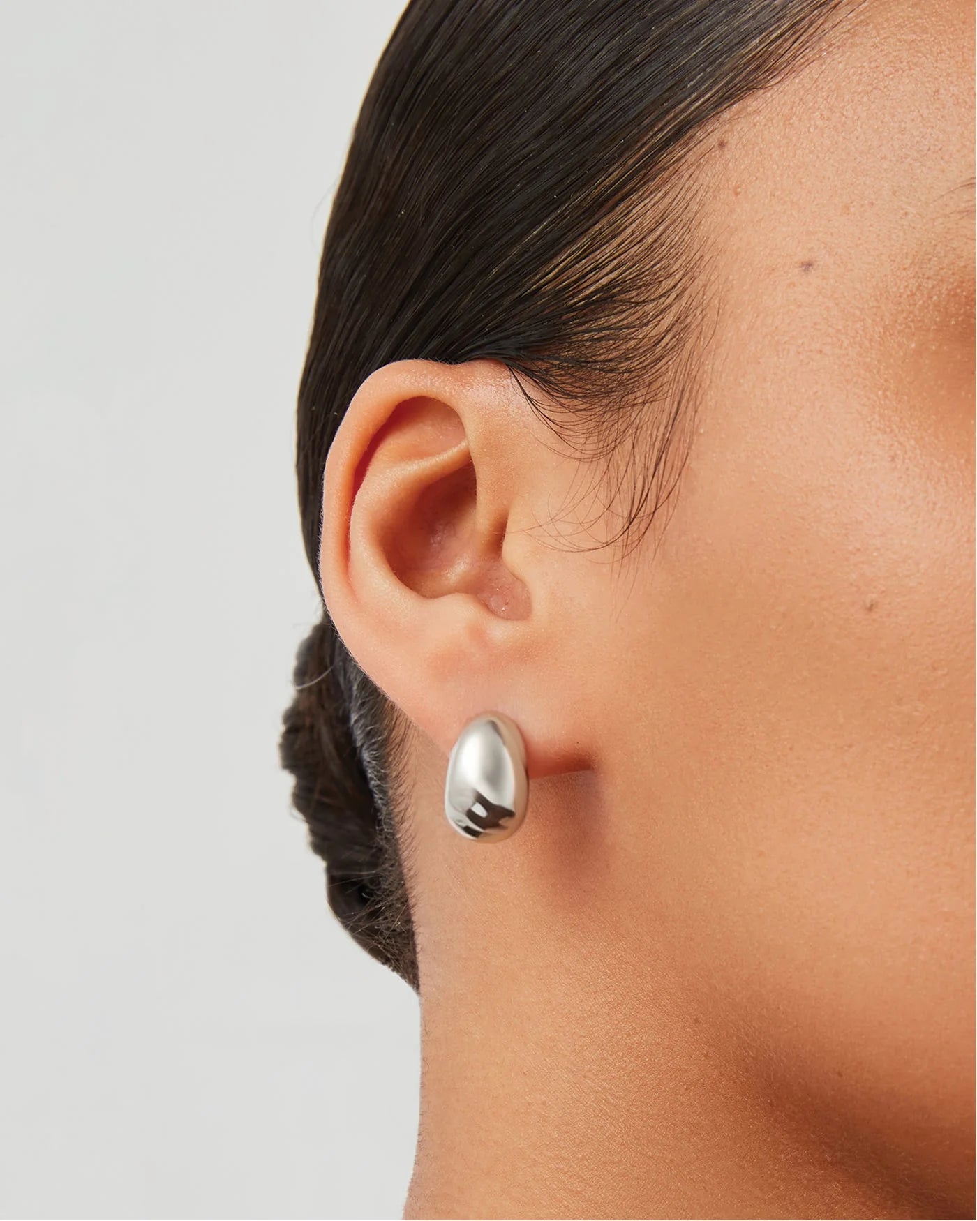Small Nelle Hoop Earrings in Silver