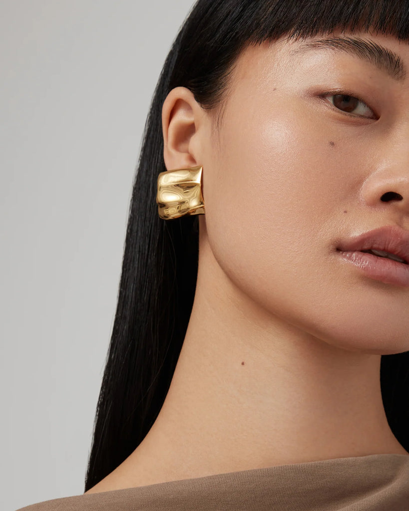 Sundra Earrings in Gold