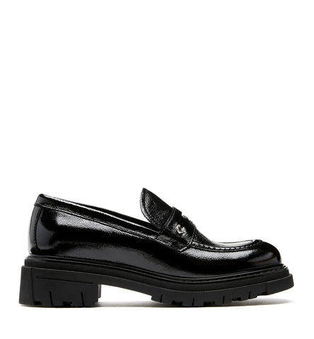 Doe Crinkle Leather Loafer in Black