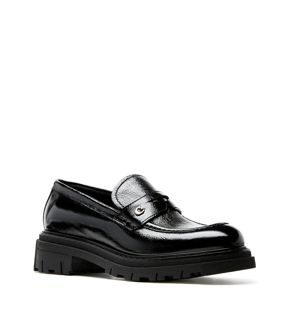 Doe Crinkle Leather Loafer in Black