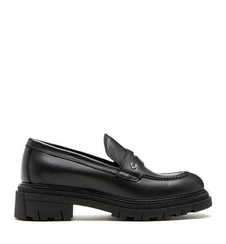 Doe Leather Loafer in Black