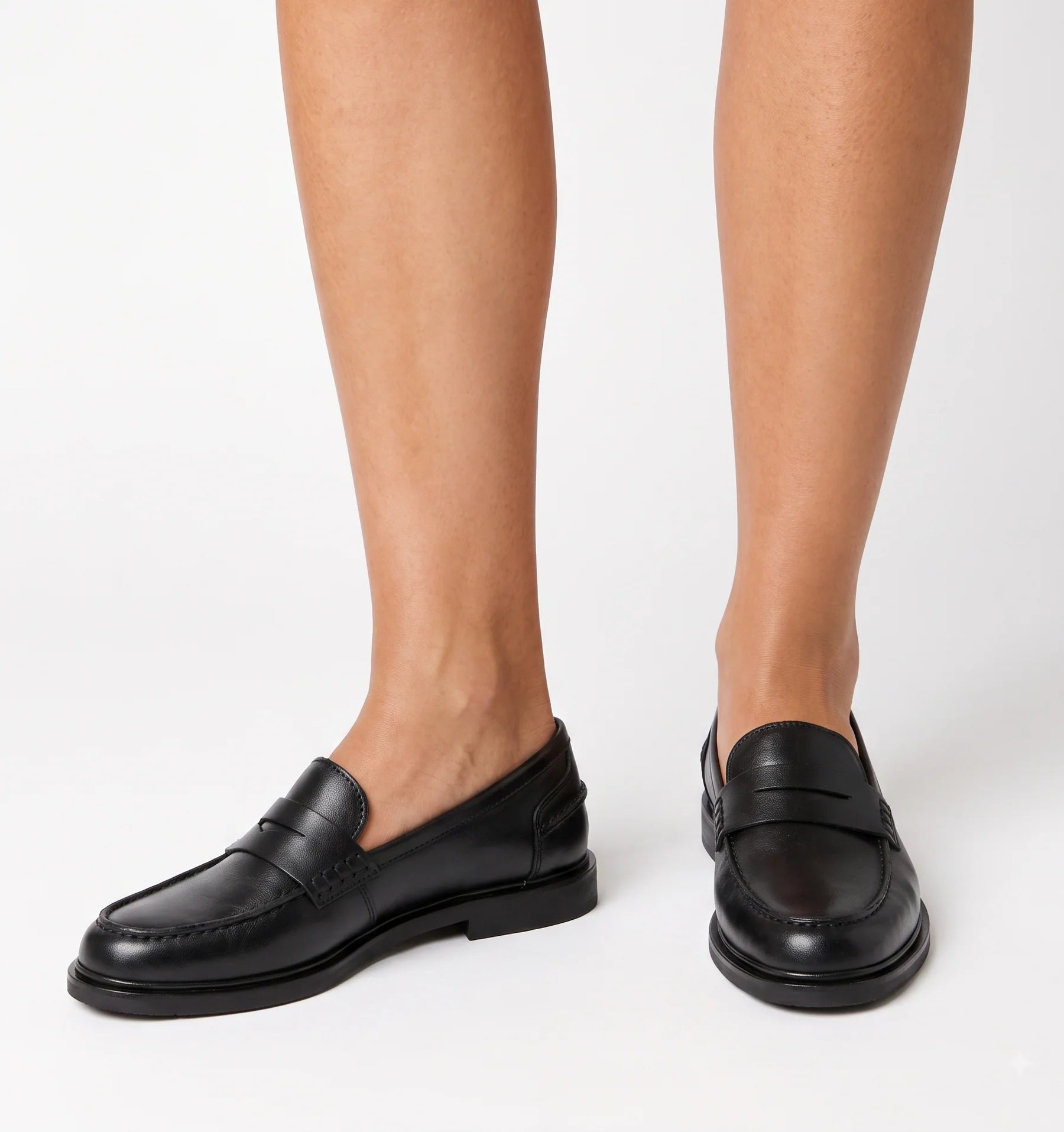 Magnet Leather Loafer in Black