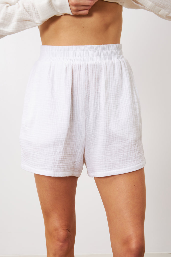 Mila Shorts in Gardenia