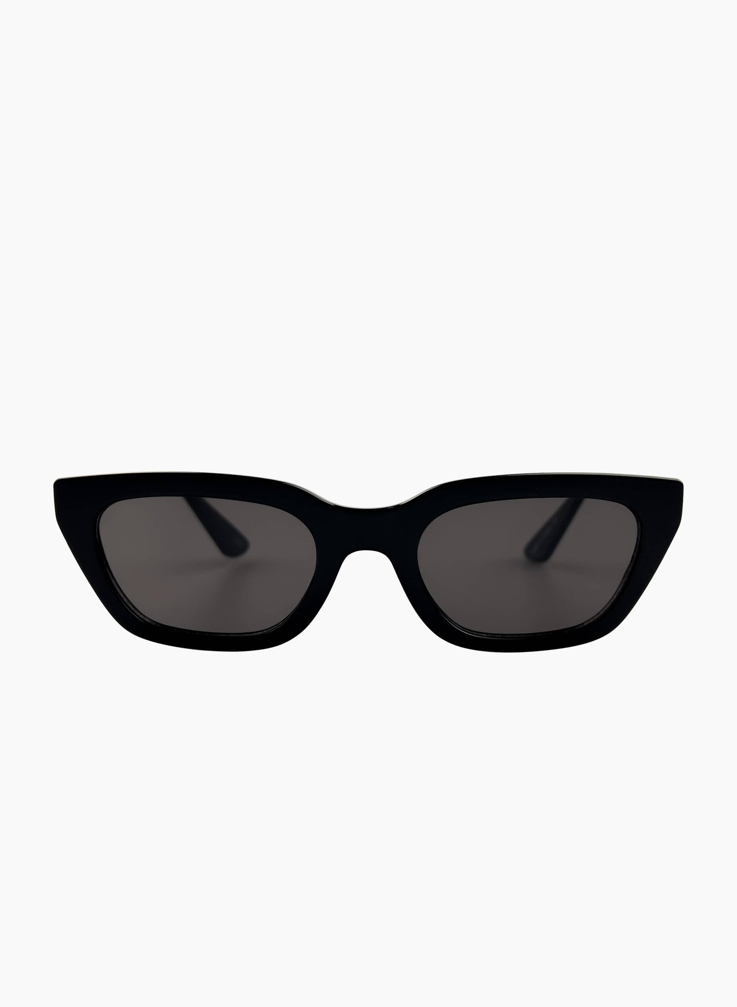 Nove in Black/Smoke