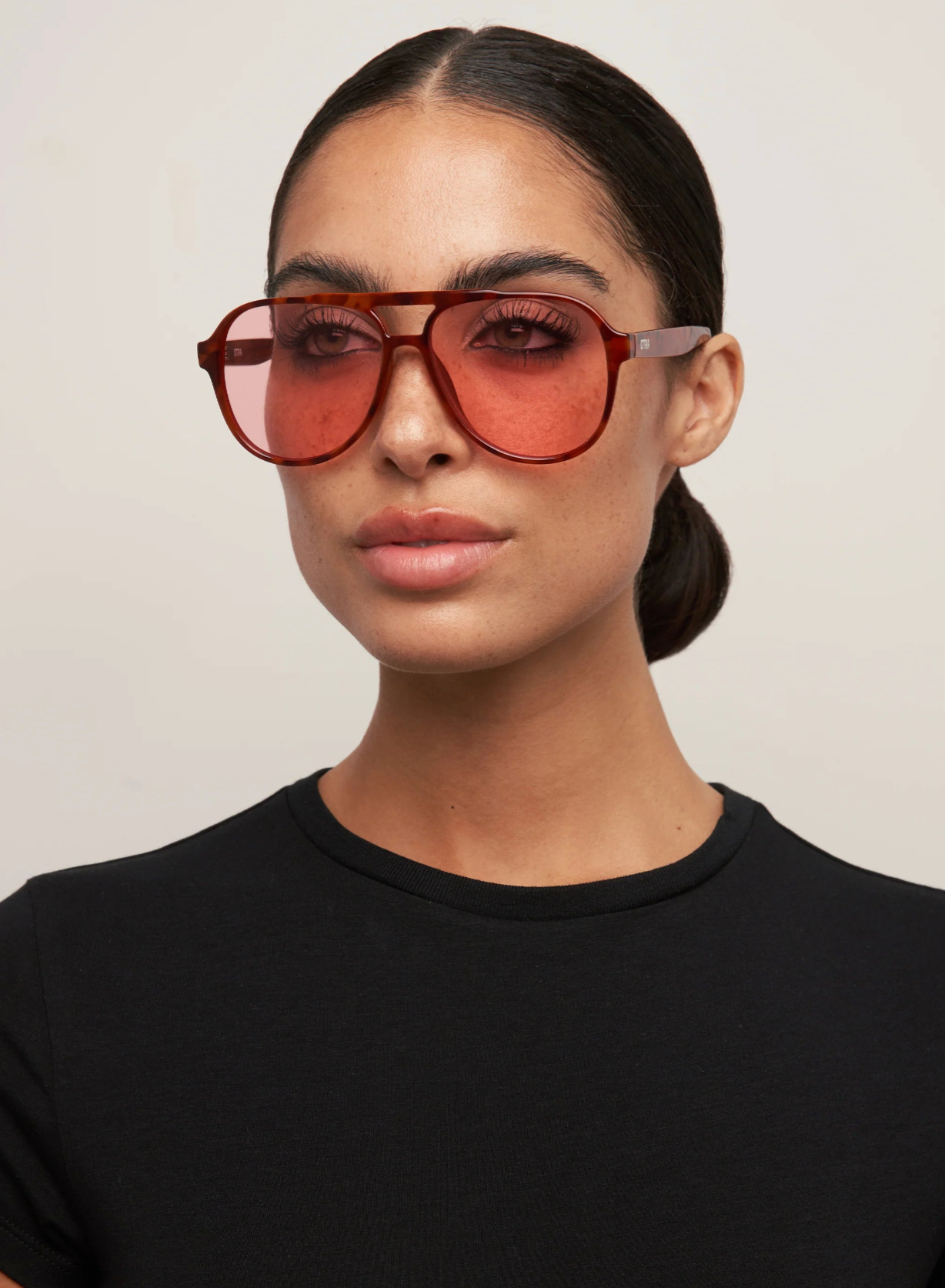 Stevie in Orange Tortoise/Pink