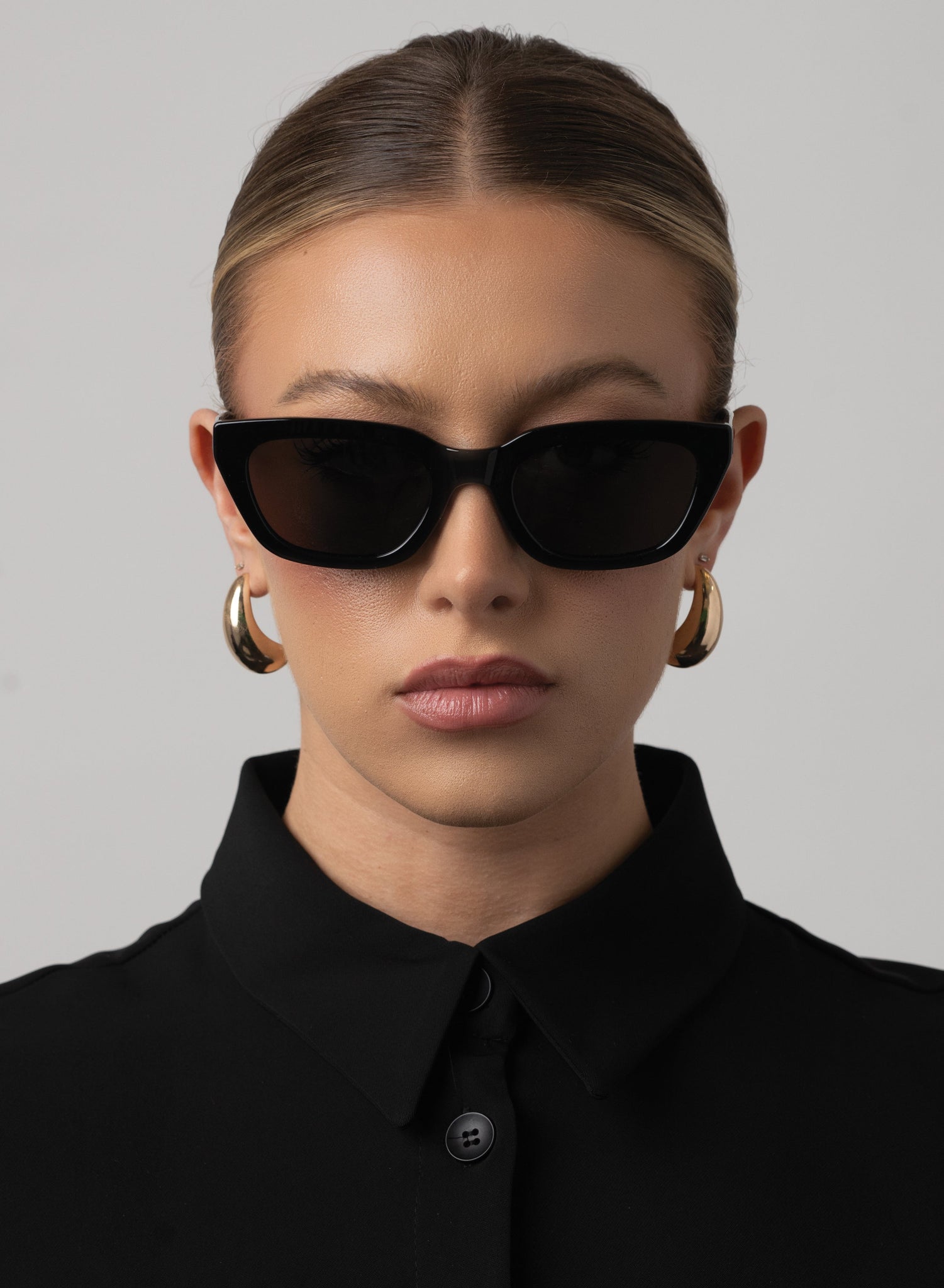 Nove in Black