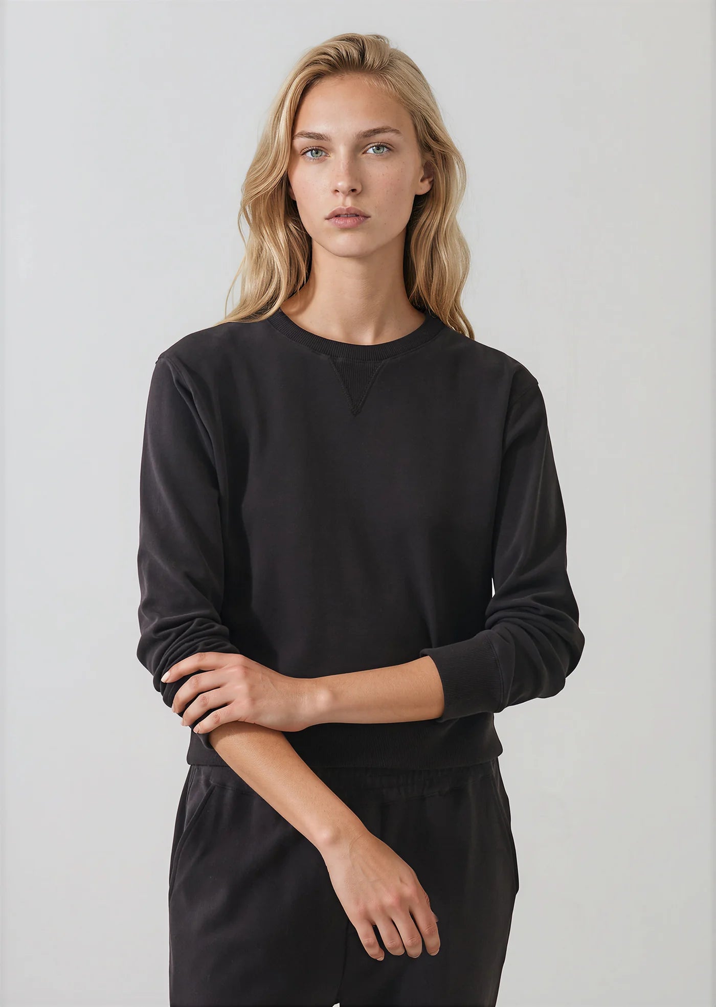 Brushed Pima Cotton Cropped Sweatshirt in Molasses