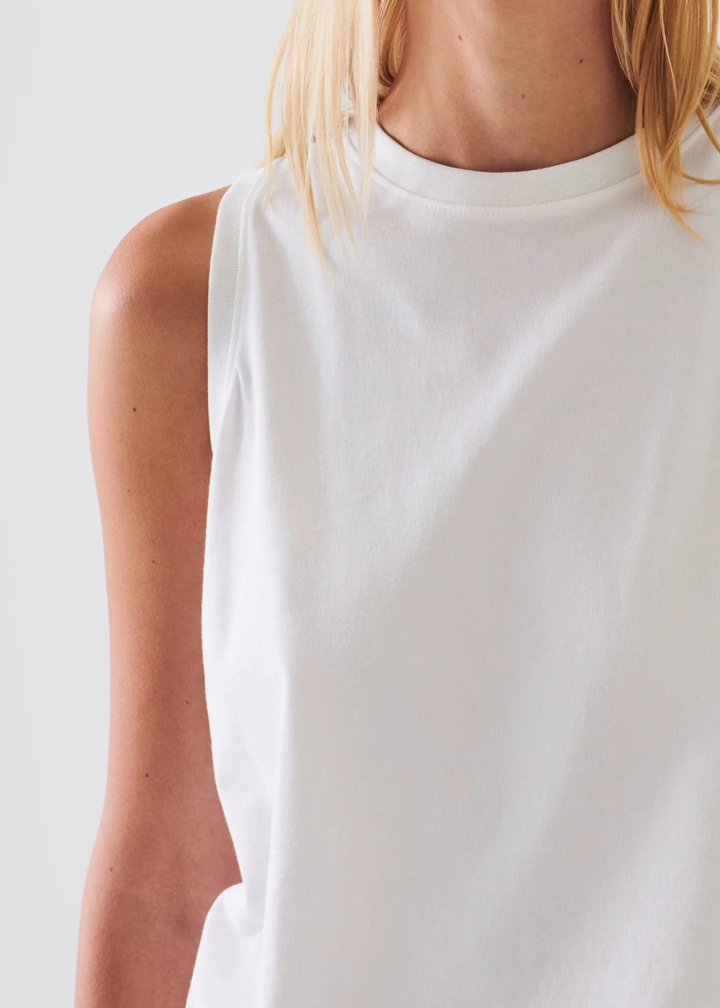 Iconic Boyfriend Tank in White
