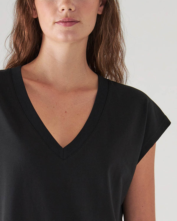 Iconic Vneck Dolman Tee in Black