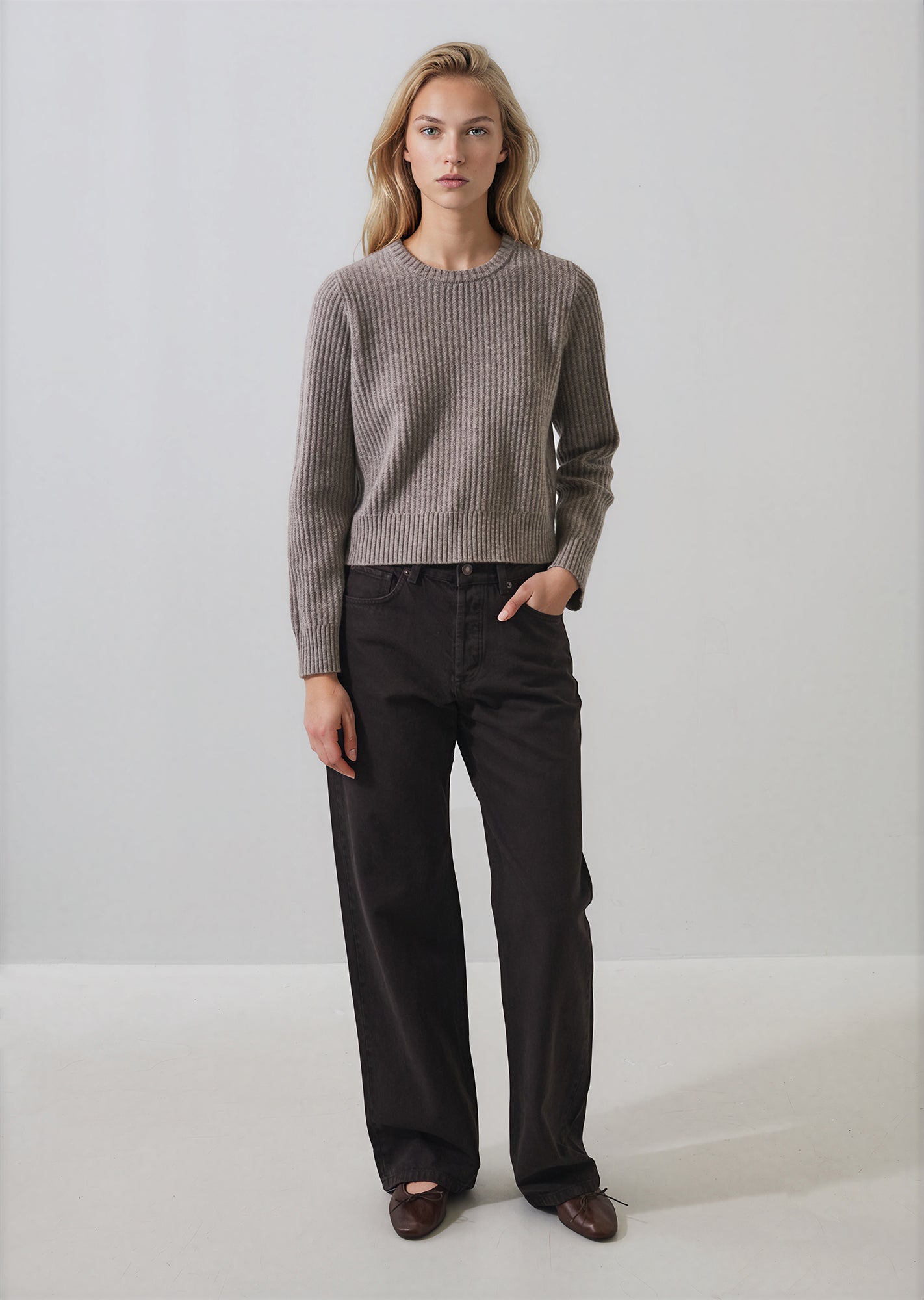 Superfine Wool Cropped Cable Crew in Vapour